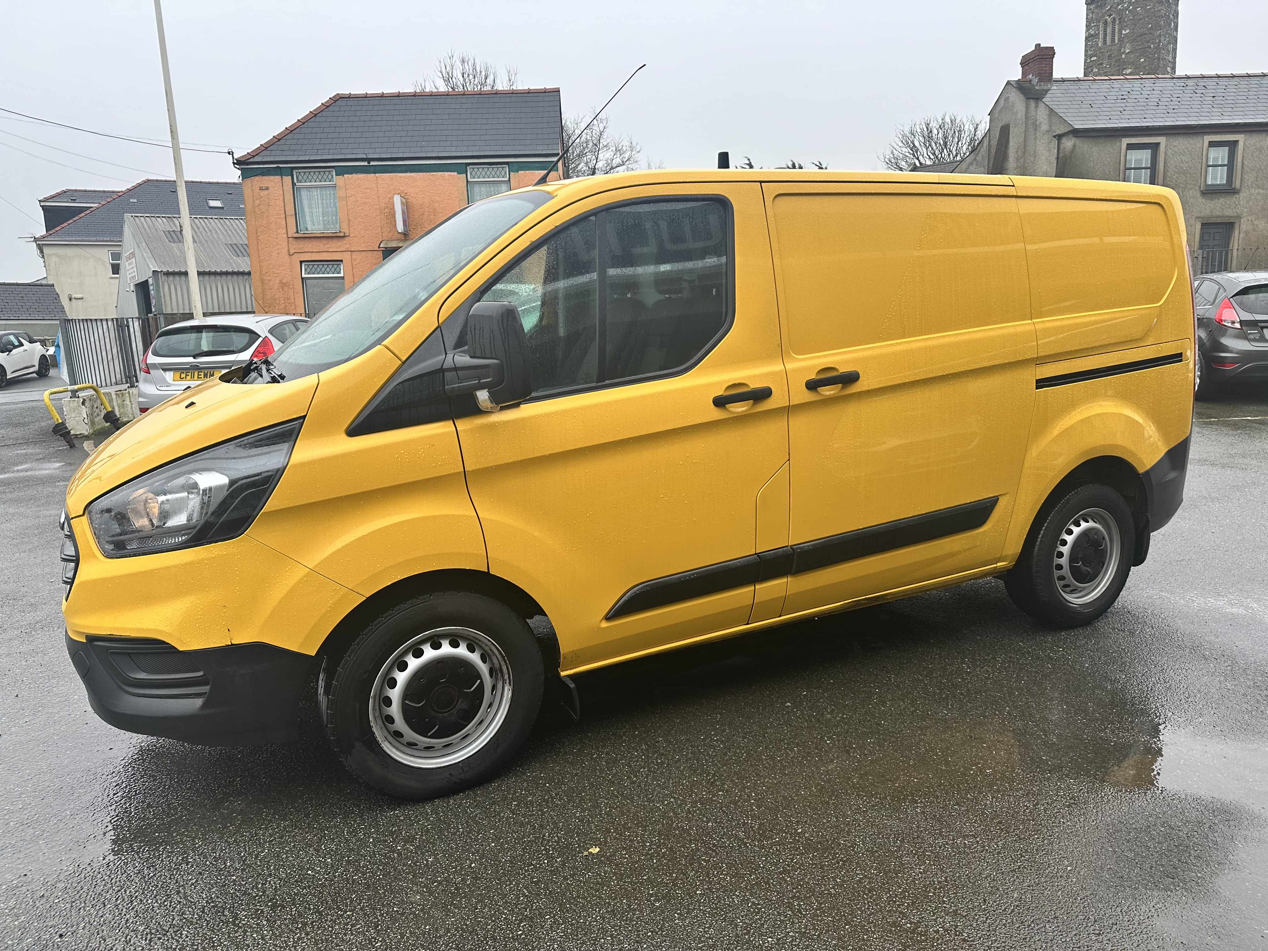 Ford TRANSIT CUSTOM BASE  for sale at Mike Howlin Motor Sales Pembrokeshire