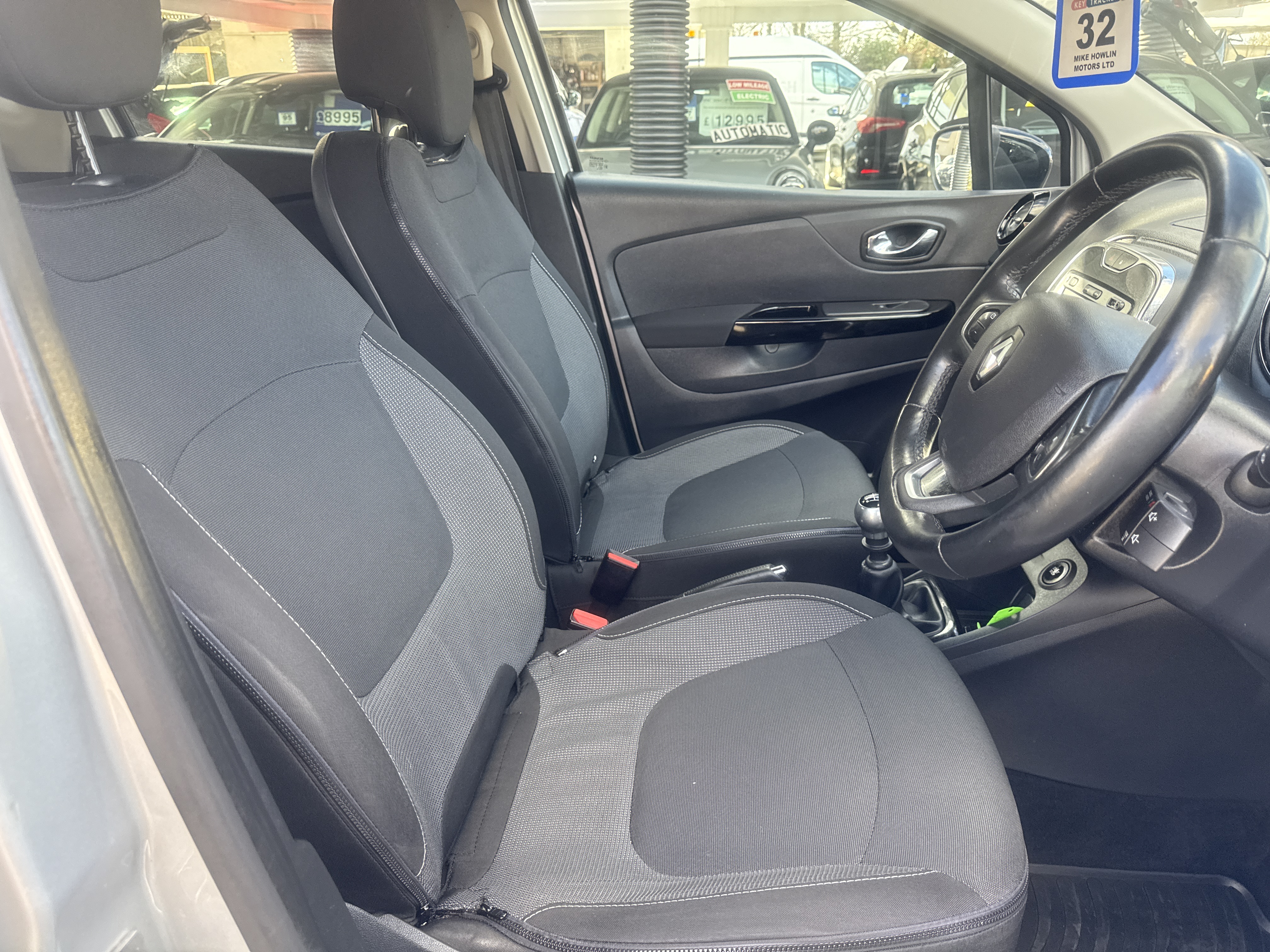 Renault CAPTUR DCI 110 DYNAMIQUE S NAV for sale at Mike Howlin Motor Sales Pembrokeshire