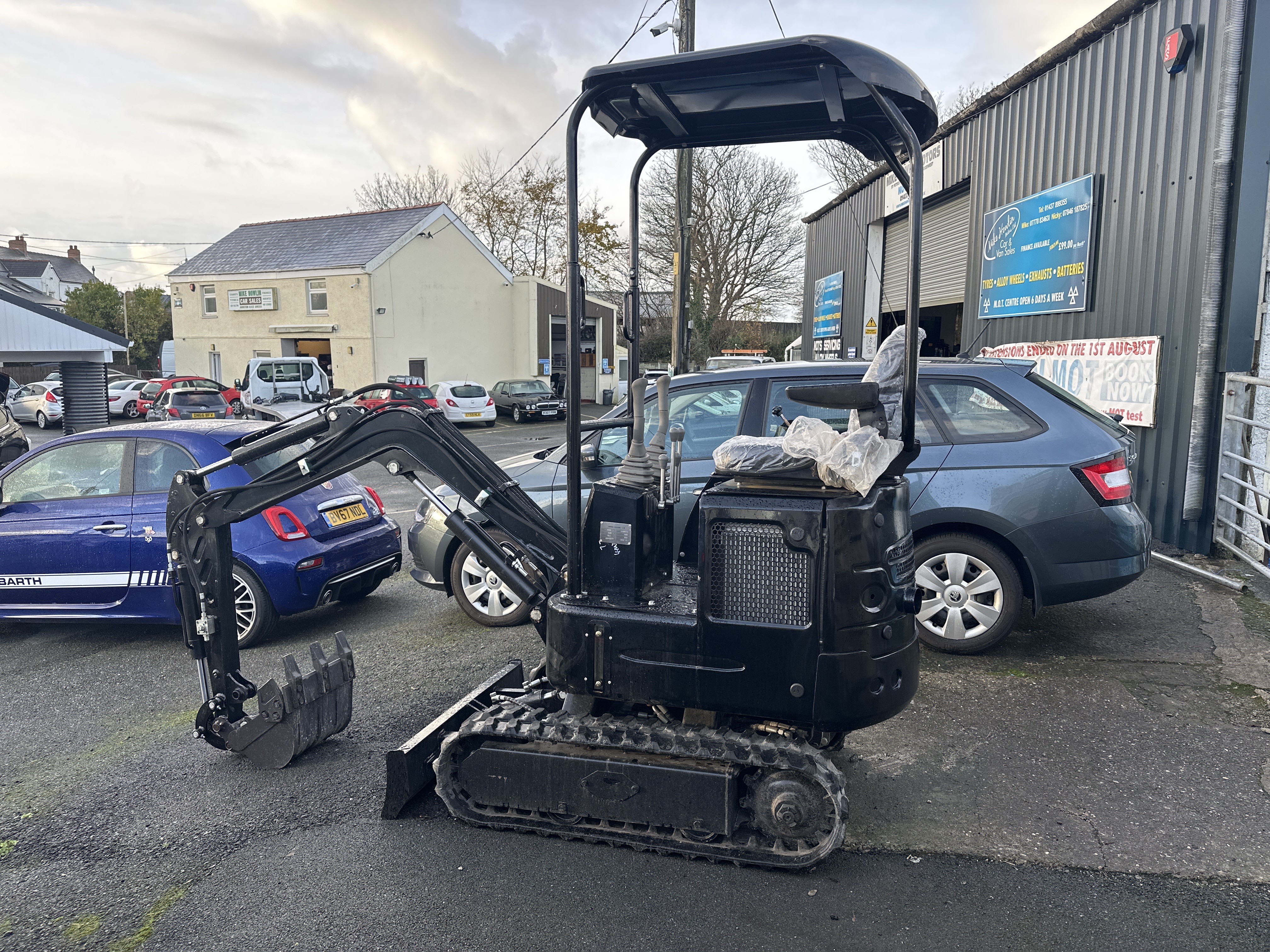  HARDLIFE XN12 MINI EXCAVATOR  for sale at Mike Howlin Motor Sales Pembrokeshire