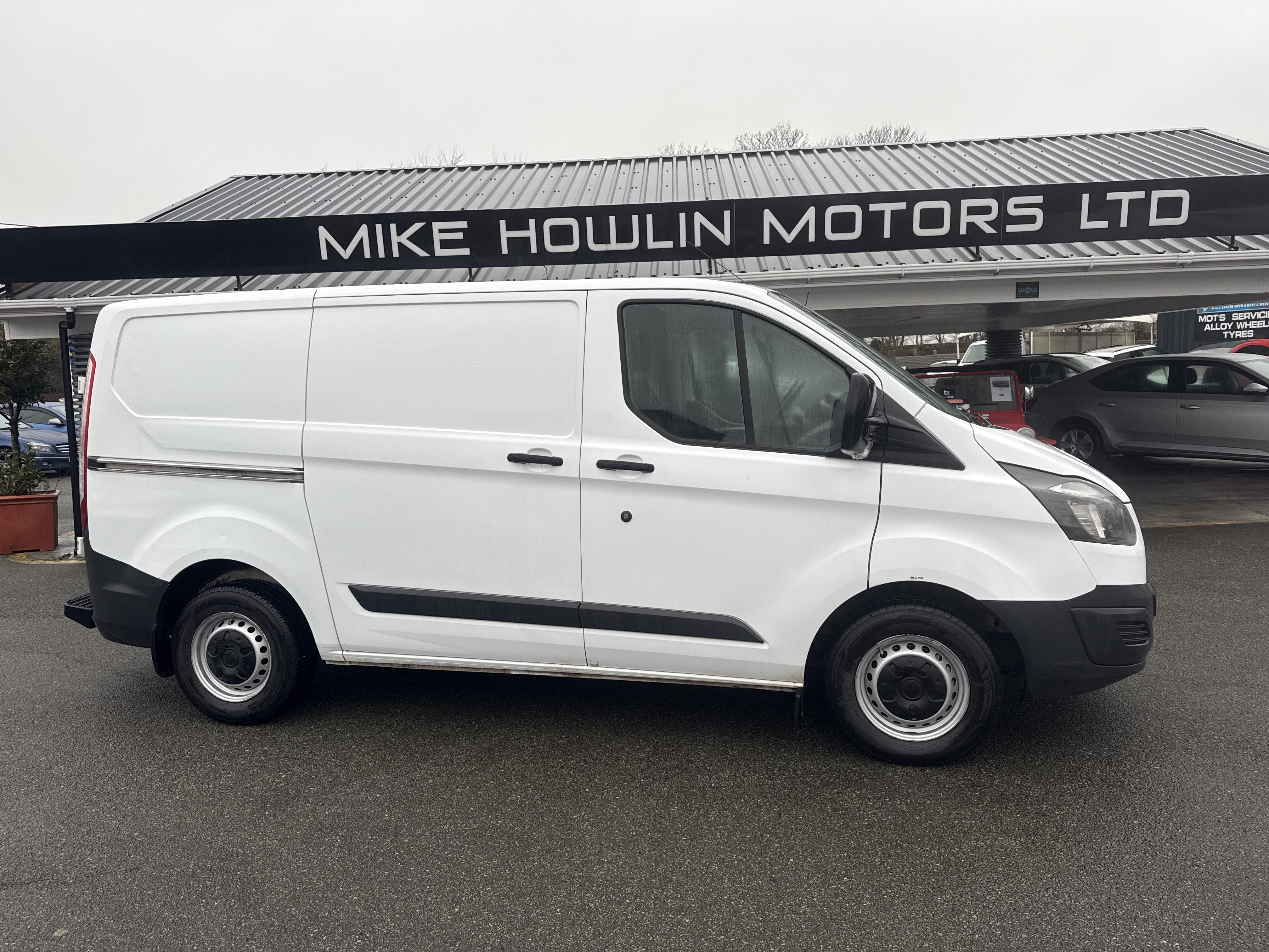 Ford TRANSIT CUSTOM 310 TDI for sale at Mike Howlin Motor Sales Pembrokeshire