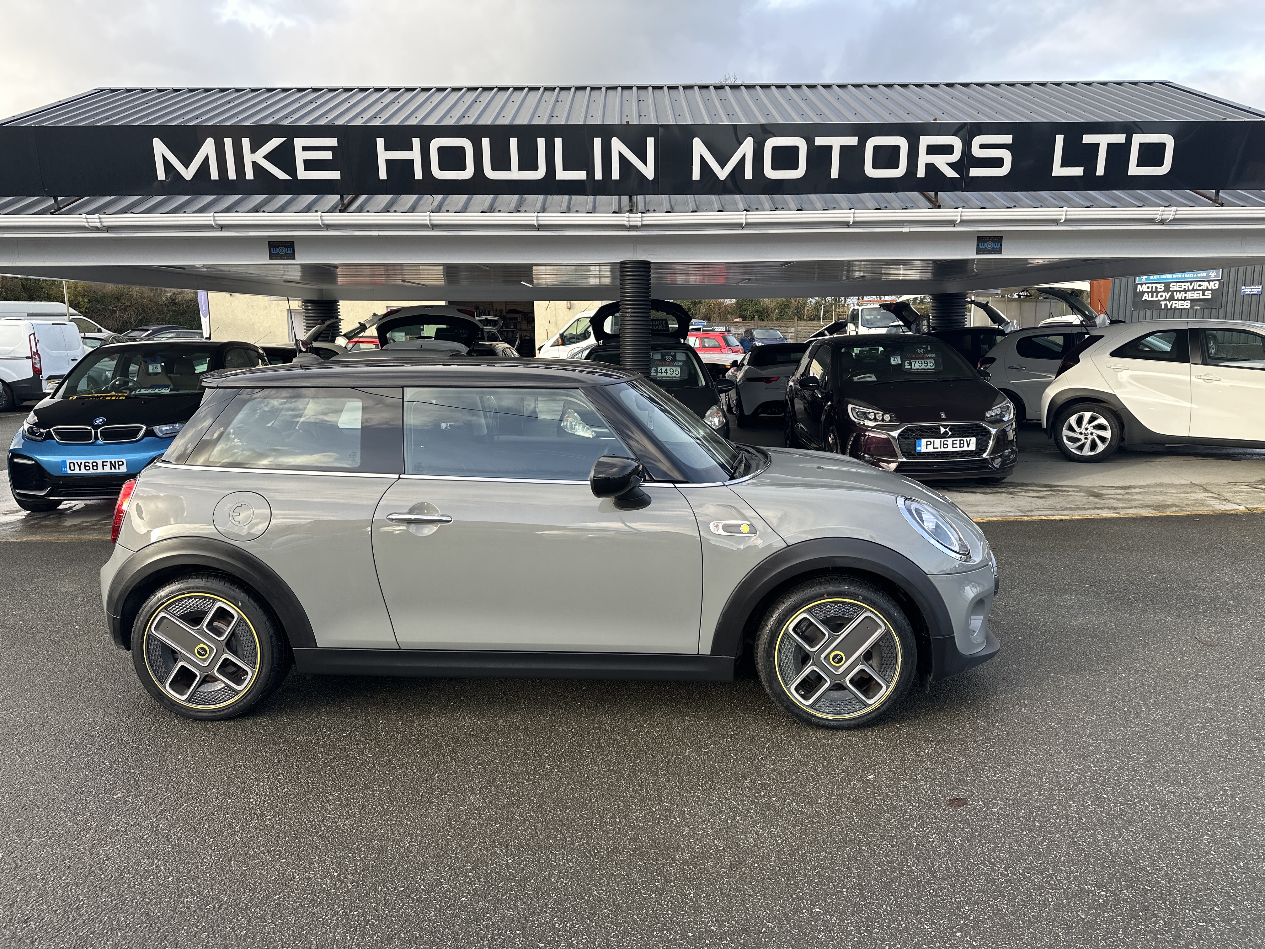 Mini COOPER S ELECTRIC LEVEL 1  for sale at Mike Howlin Motor Sales Pembrokeshire