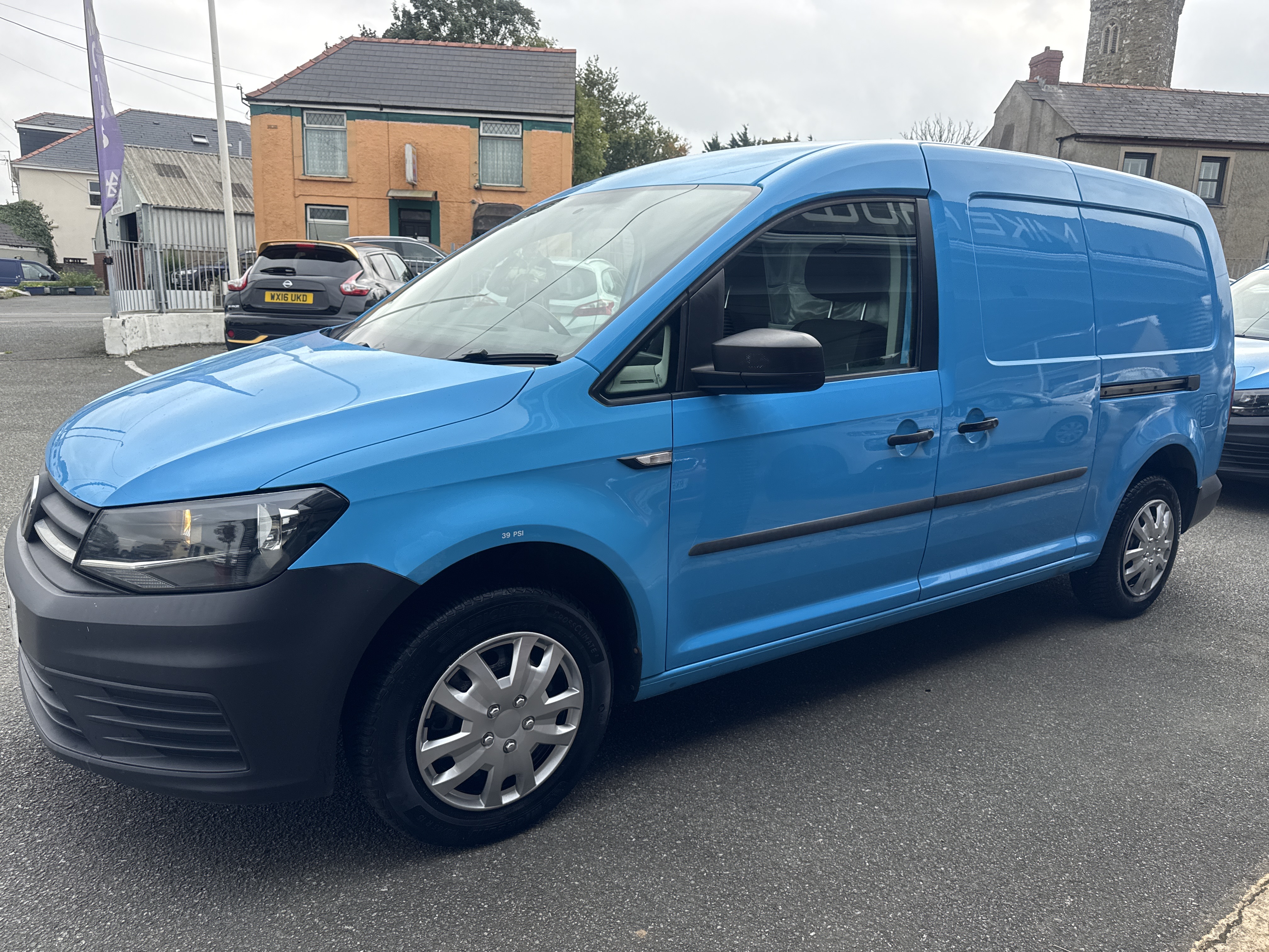 Volkswagen CADDY MAXI C20 STARTLINE TDI for sale at Mike Howlin Motor Sales Pembrokeshire