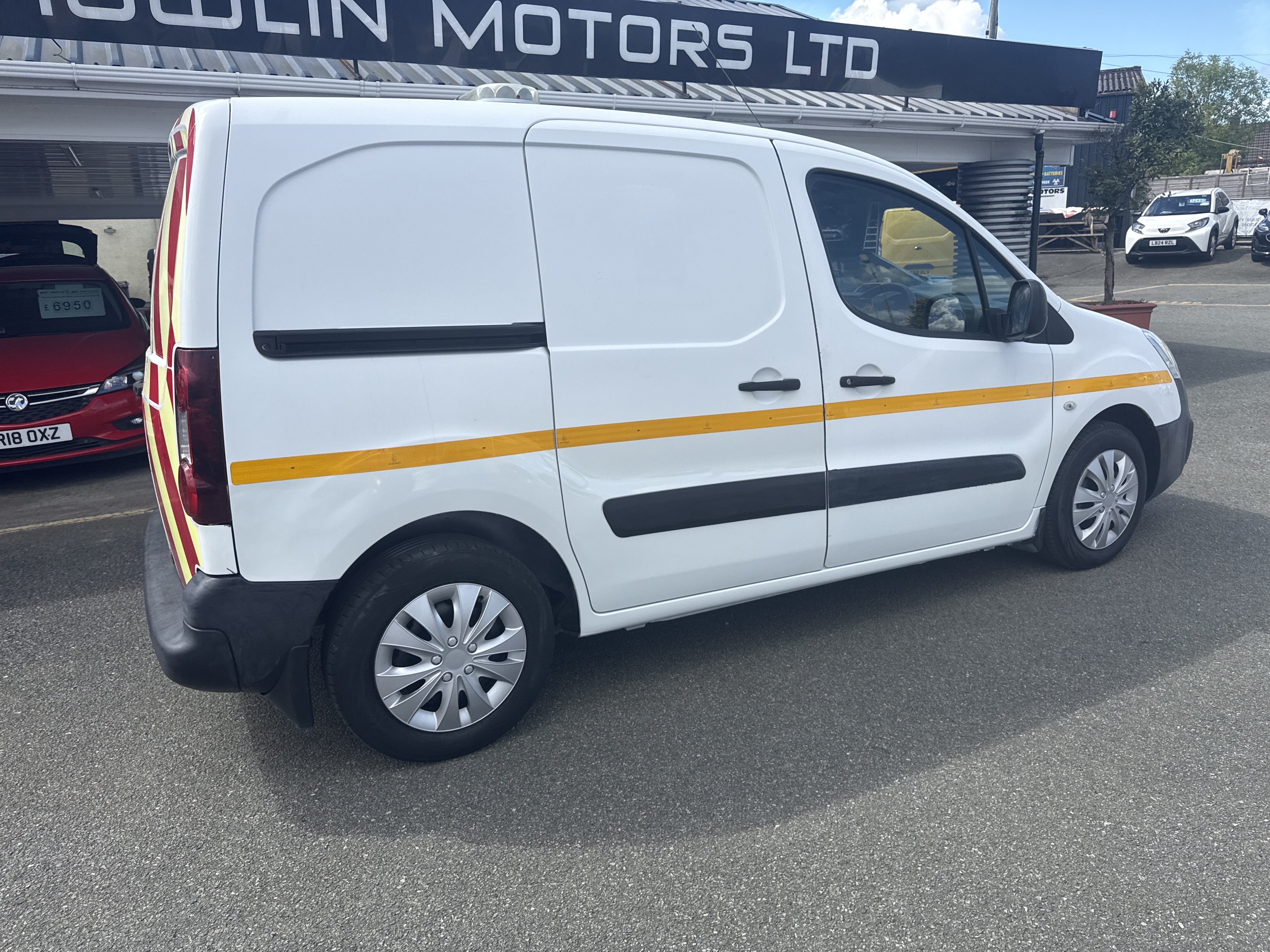 Peugeot PARTNER S L1 BLUE HDI for sale at Mike Howlin Motor Sales Pembrokeshire