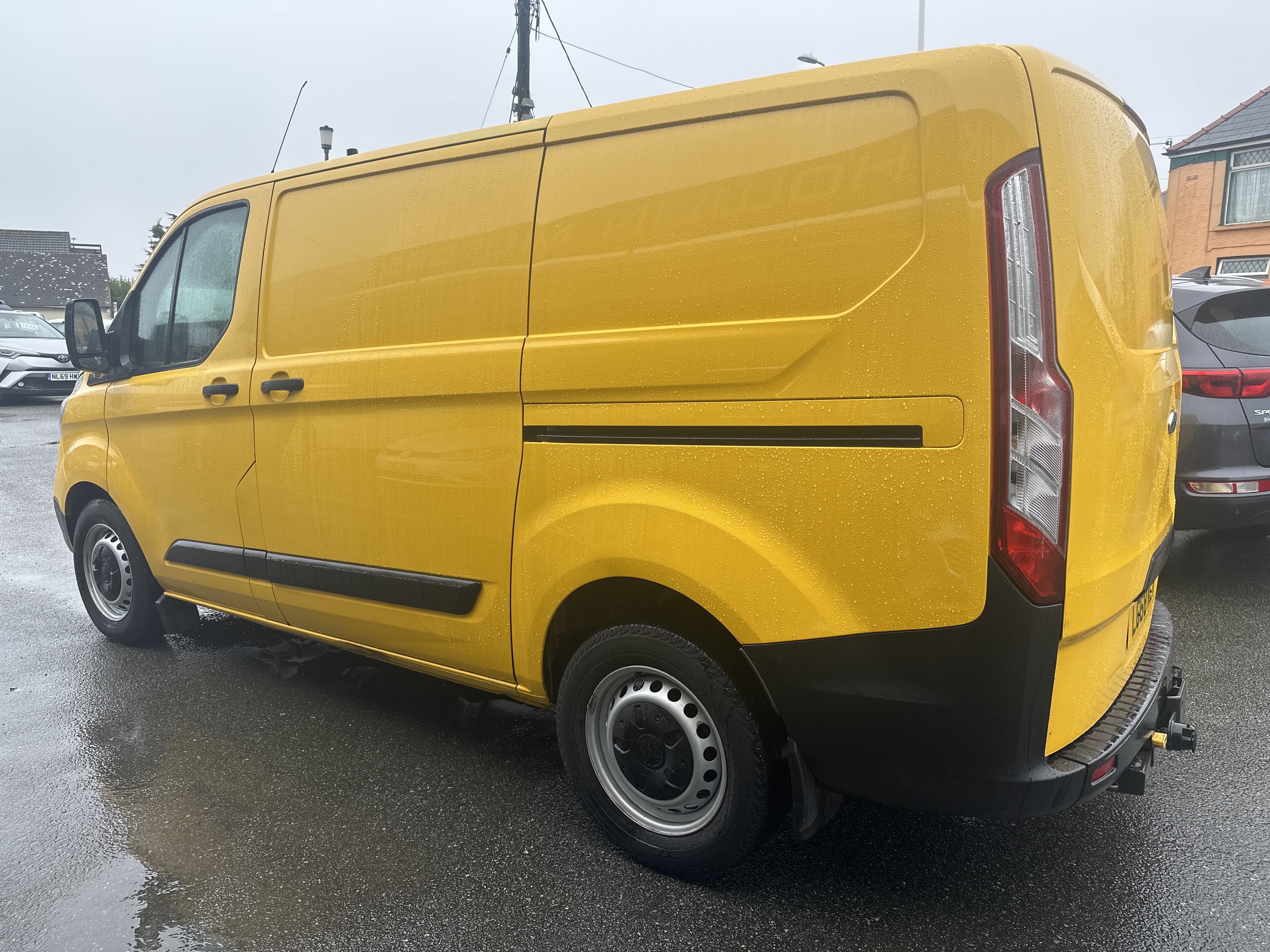 Ford TRANSIT CUSTOM for sale at Mike Howlin Motor Sales Pembrokeshire