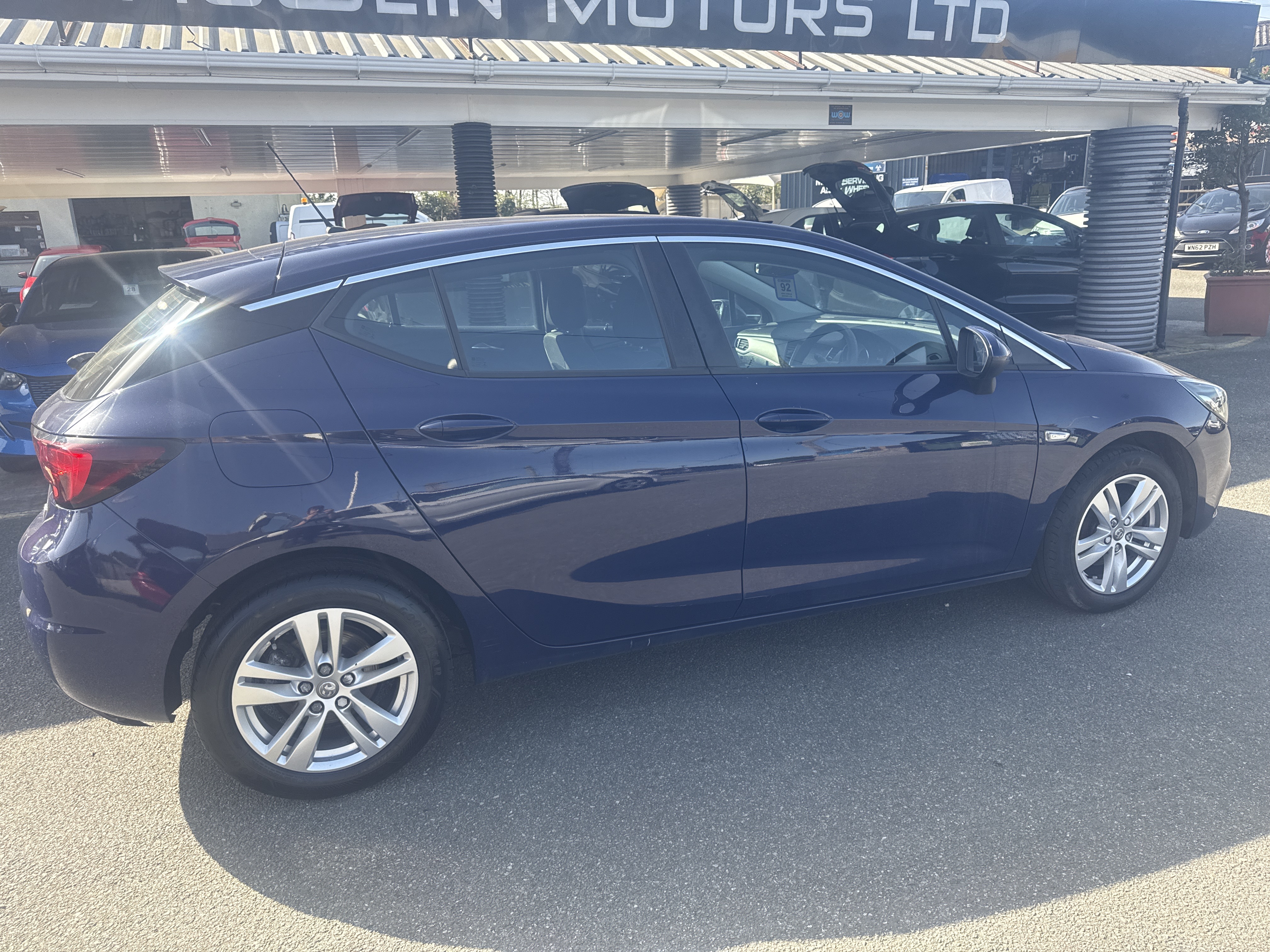 Vauxhall ASTRA DESIGN CDTI  for sale at Mike Howlin Motor Sales Pembrokeshire