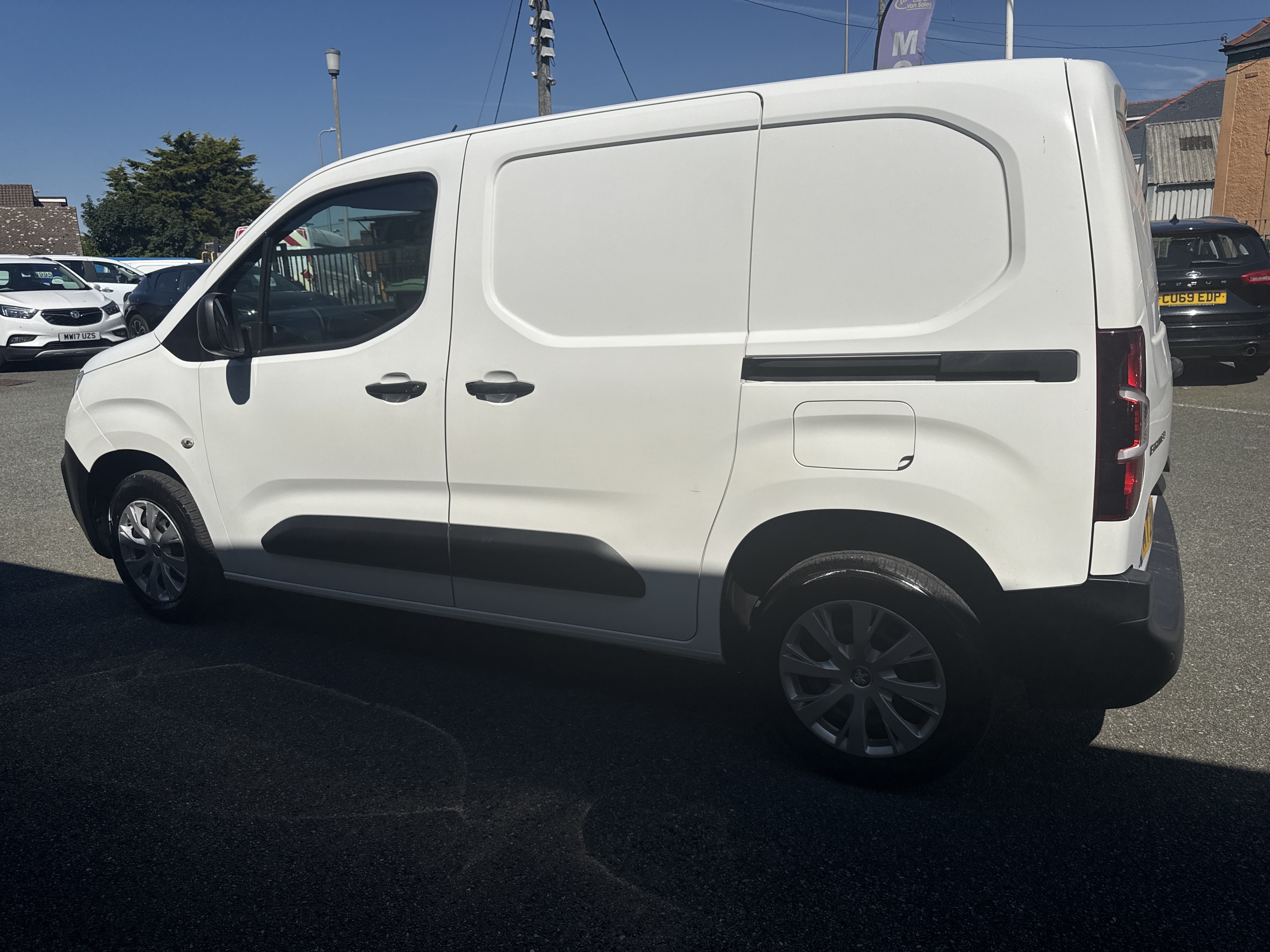 Citroen BERLINGO ENTERPRISE BLUE HDI for sale at Mike Howlin Motor Sales Pembrokeshire