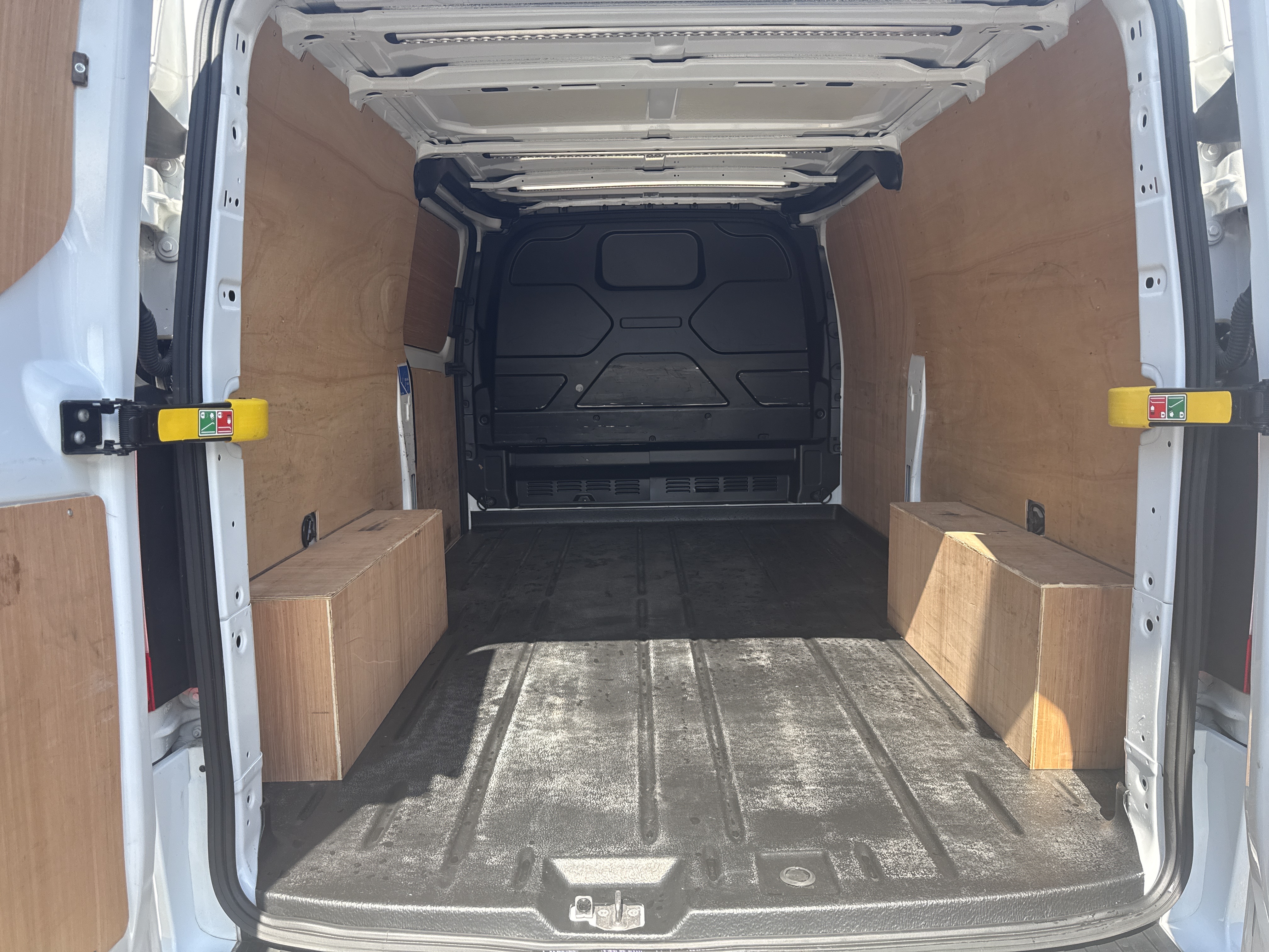 Ford TRANSIT CUSTOM EBL 130 300 LWB LIMITED  for sale at Mike Howlin Motor Sales Pembrokeshire