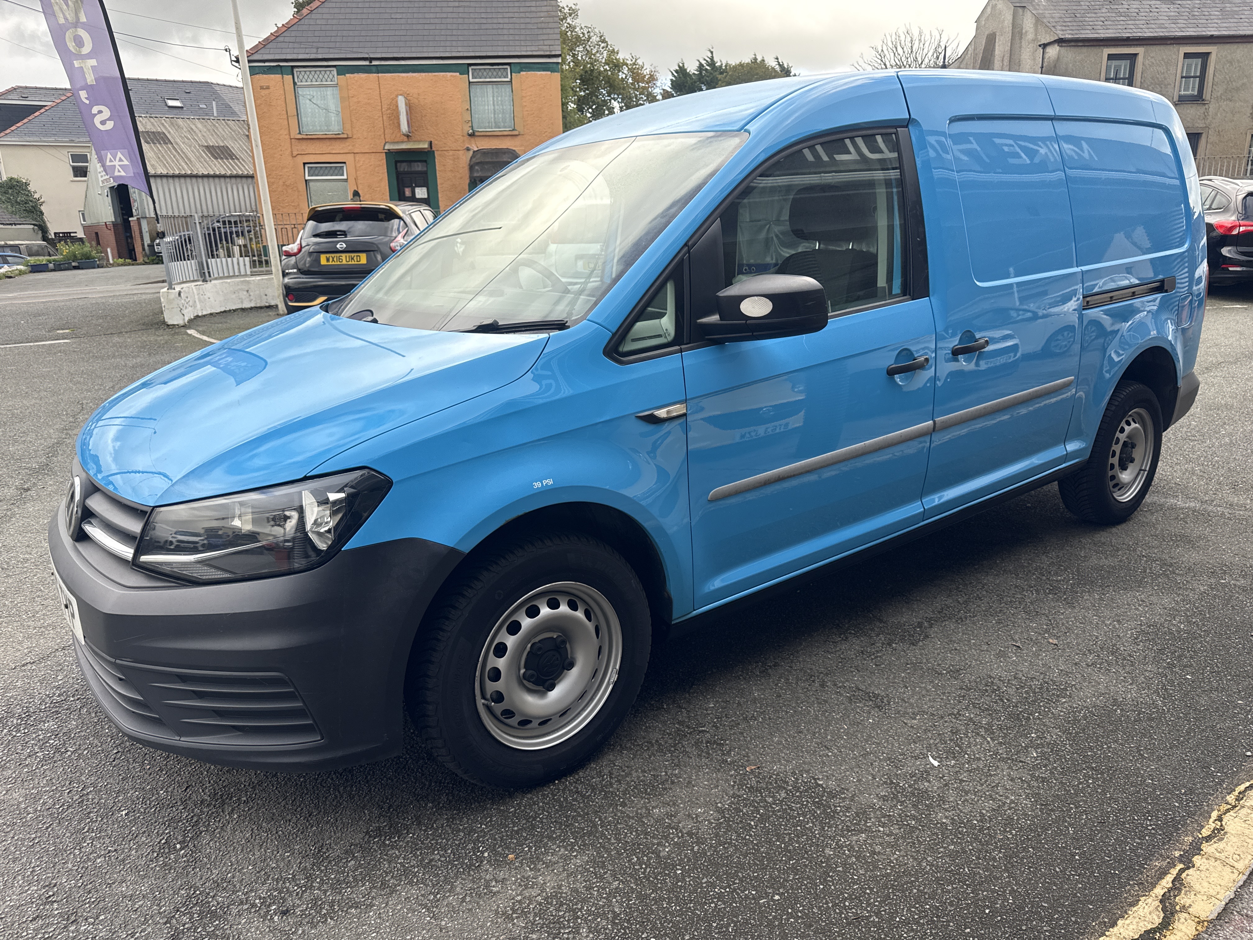 Volkswagen CADDY MAXI C20 STARTLINE TDI for sale at Mike Howlin Motor Sales Pembrokeshire