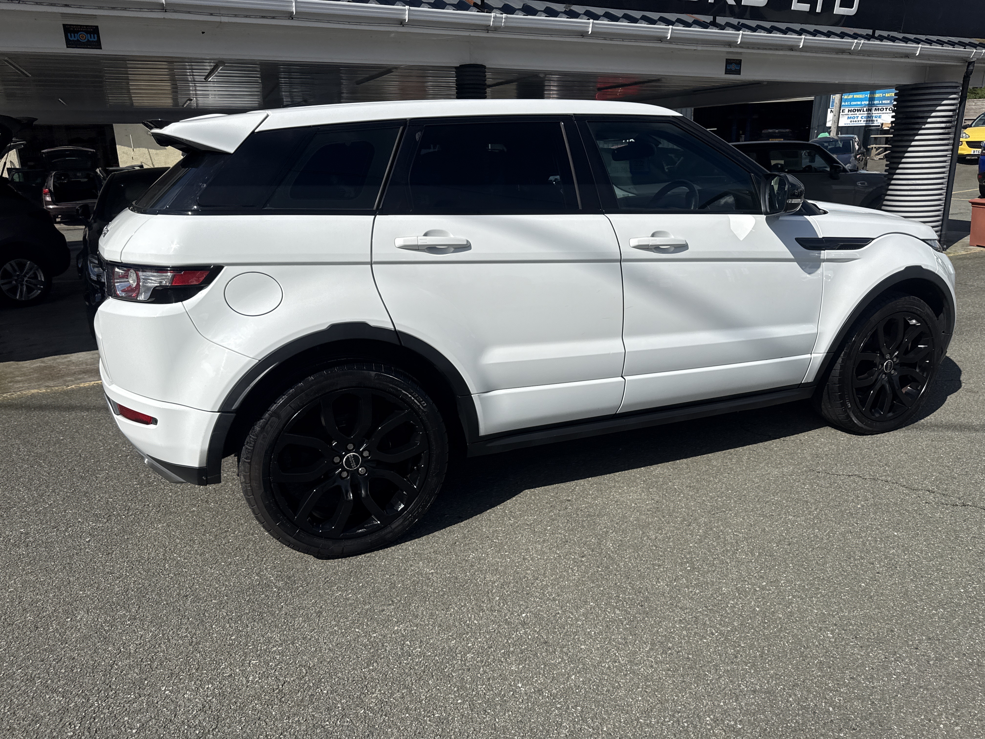 Land Rover RANGE ROVER EVOQUE DYNAMIC SD4 for sale at Mike Howlin Motor Sales Pembrokeshire