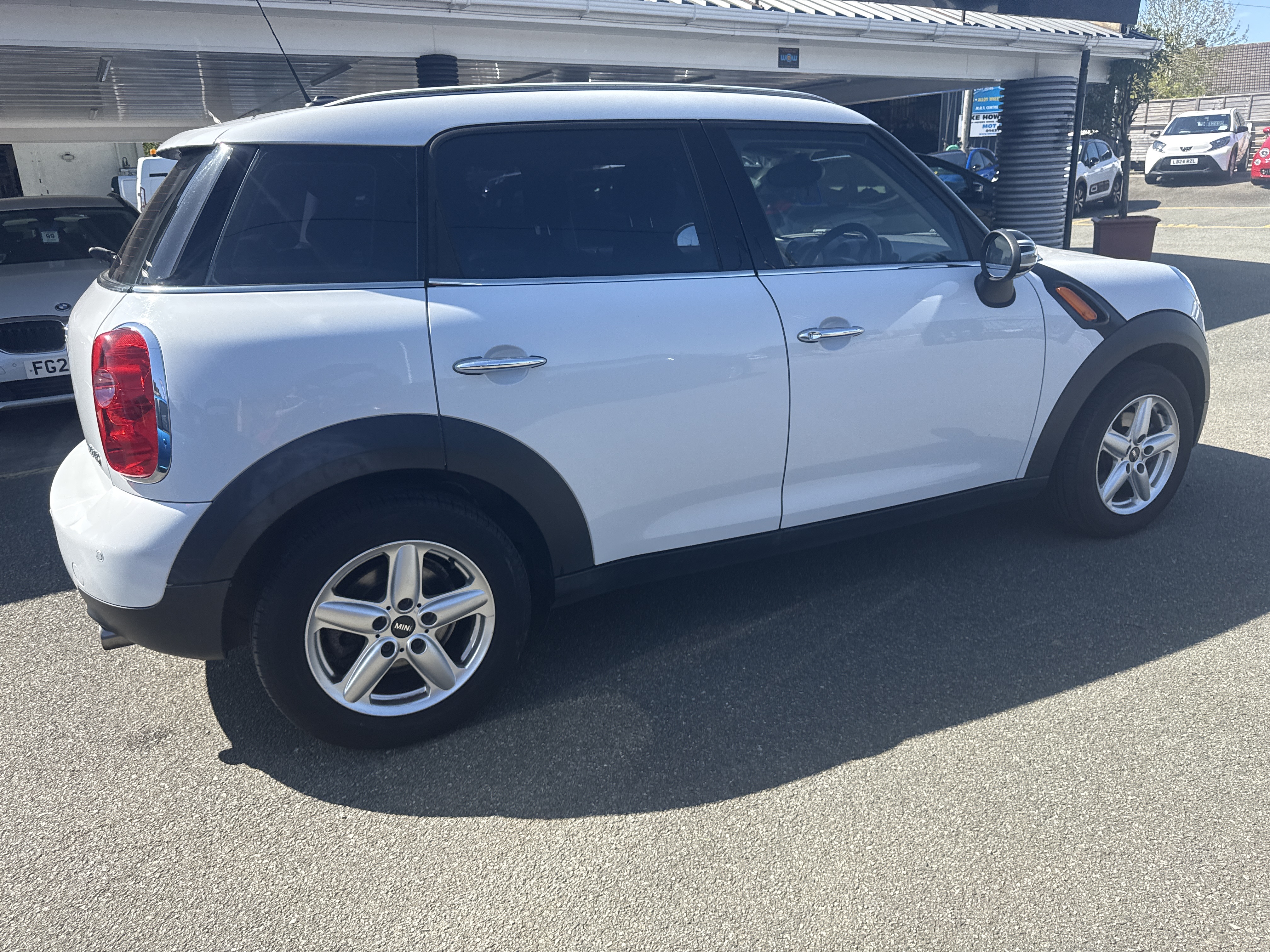 Mini COOPER COUNTRYMAN for sale at Mike Howlin Motor Sales Pembrokeshire