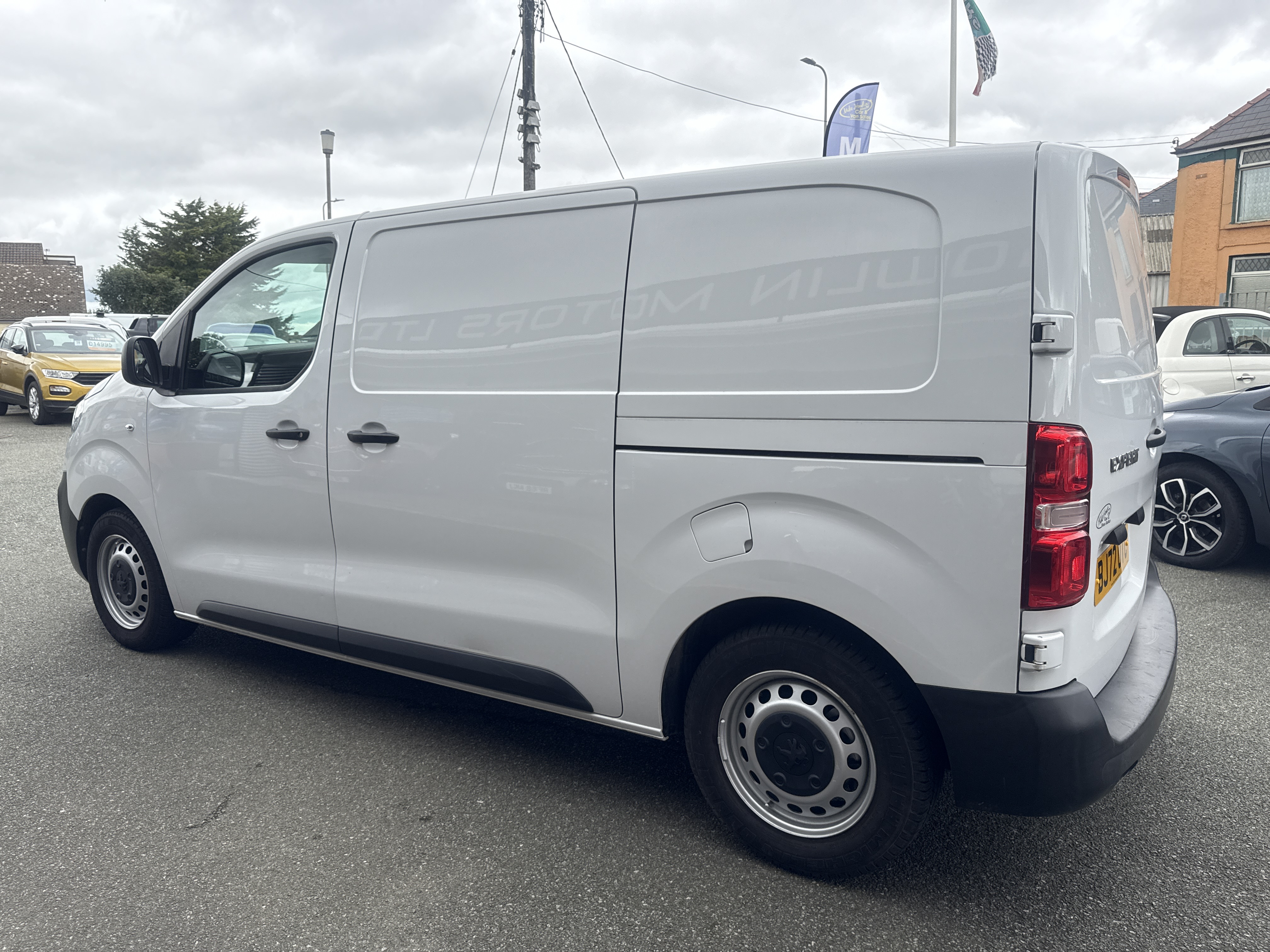 Peugeot EXPERT PROFESSIONAL PREMIUM BLUE HDI  for sale at Mike Howlin Motor Sales Pembrokeshire