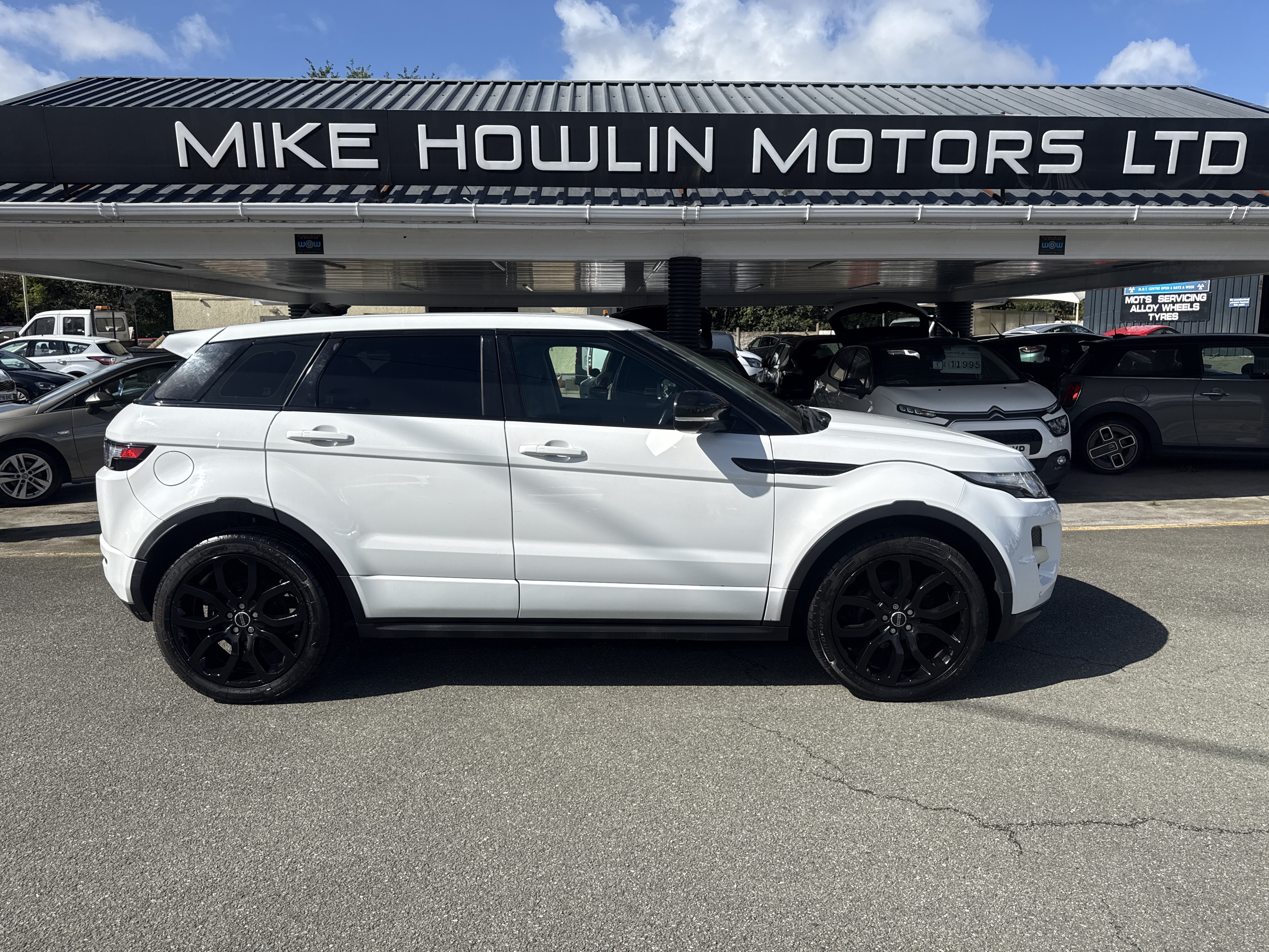 Land Rover RANGE ROVER EVOQUE DYNAMIC SD4 for sale at Mike Howlin Motor Sales Pembrokeshire