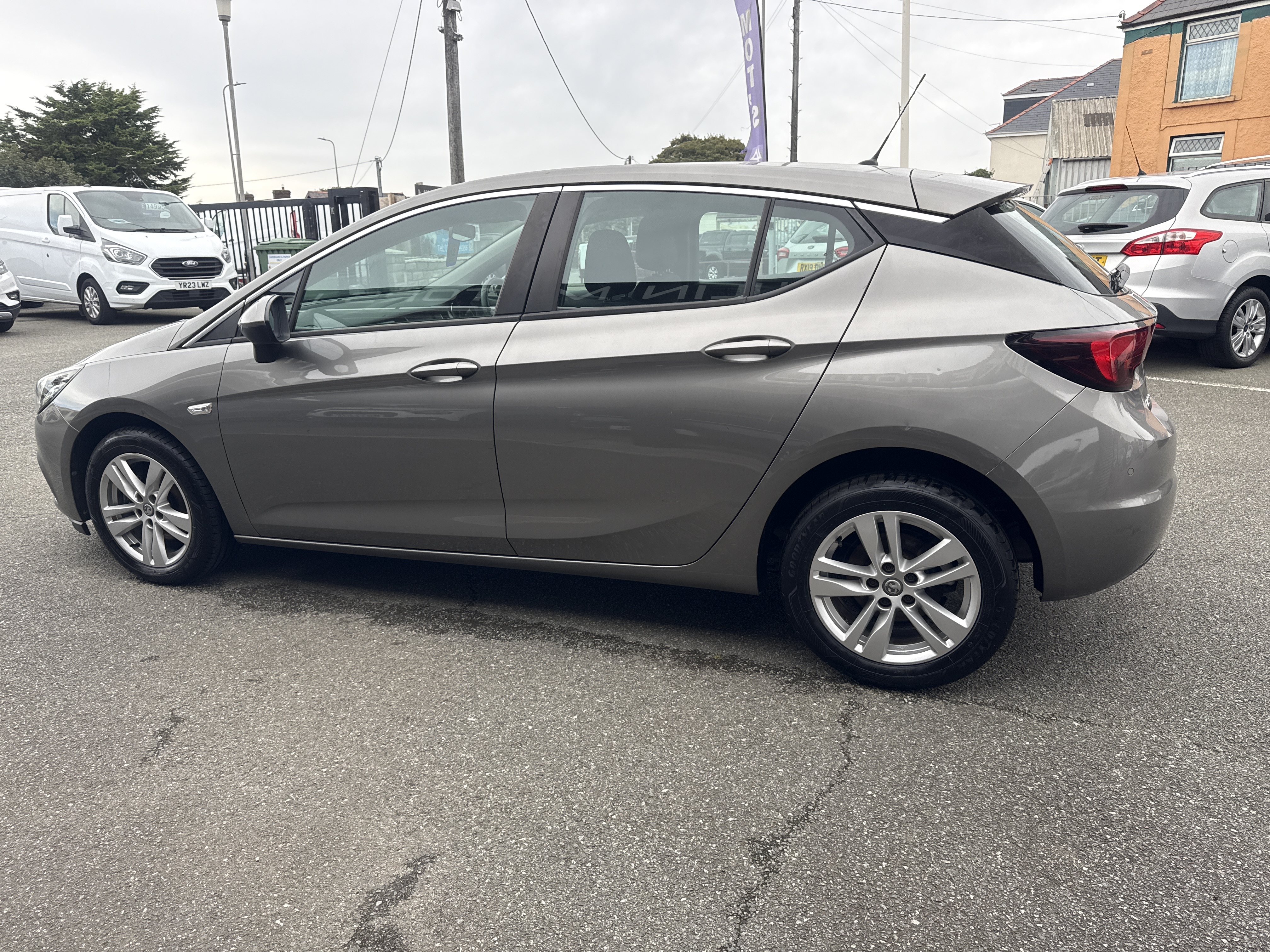 Vauxhall ASTRA DESIGN TURBO for sale at Mike Howlin Motor Sales Pembrokeshire
