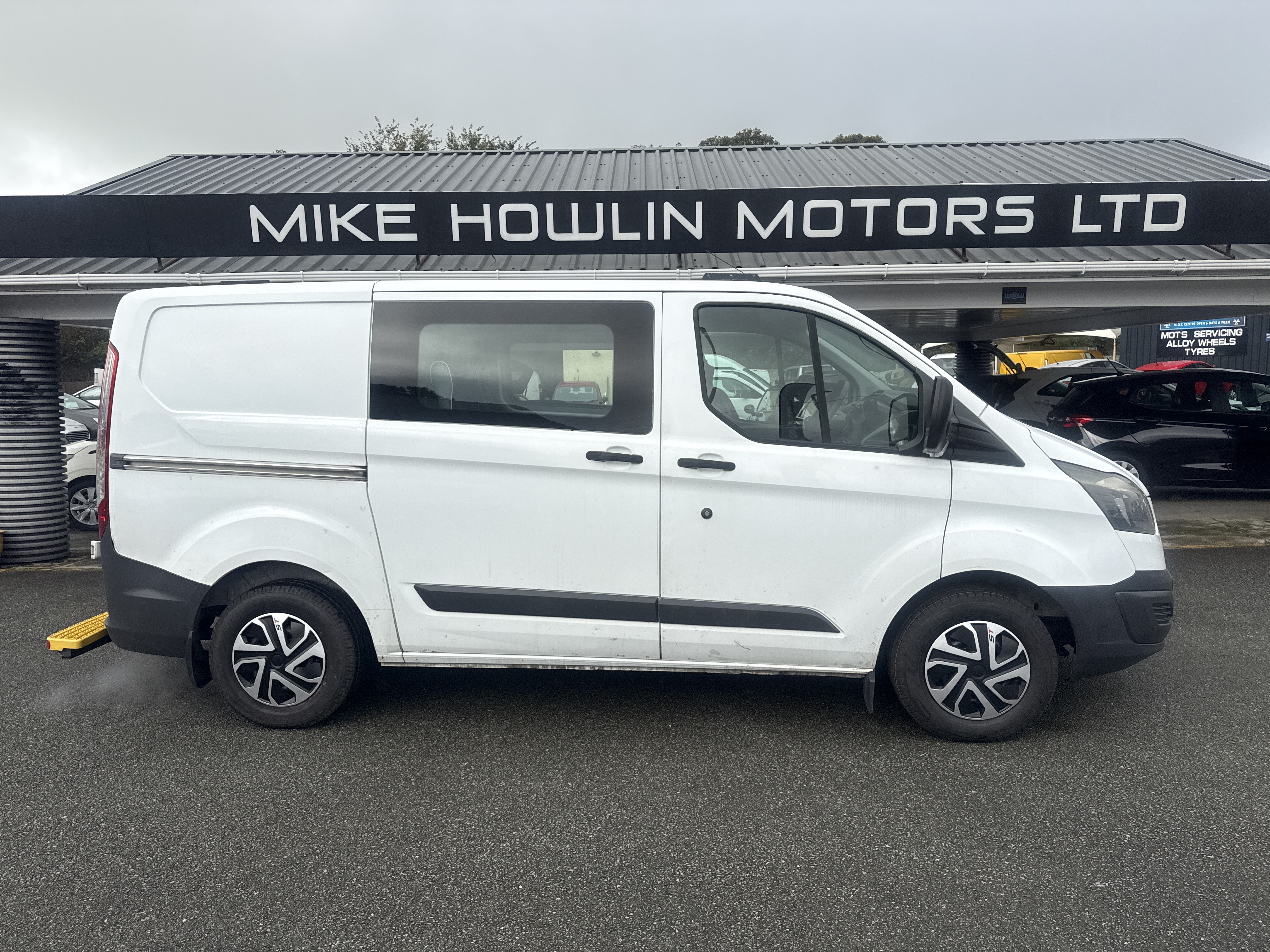 Ford TRANSIT CUSTOM 310 TDCI CREW CAB  for sale at Mike Howlin Motor Sales Pembrokeshire