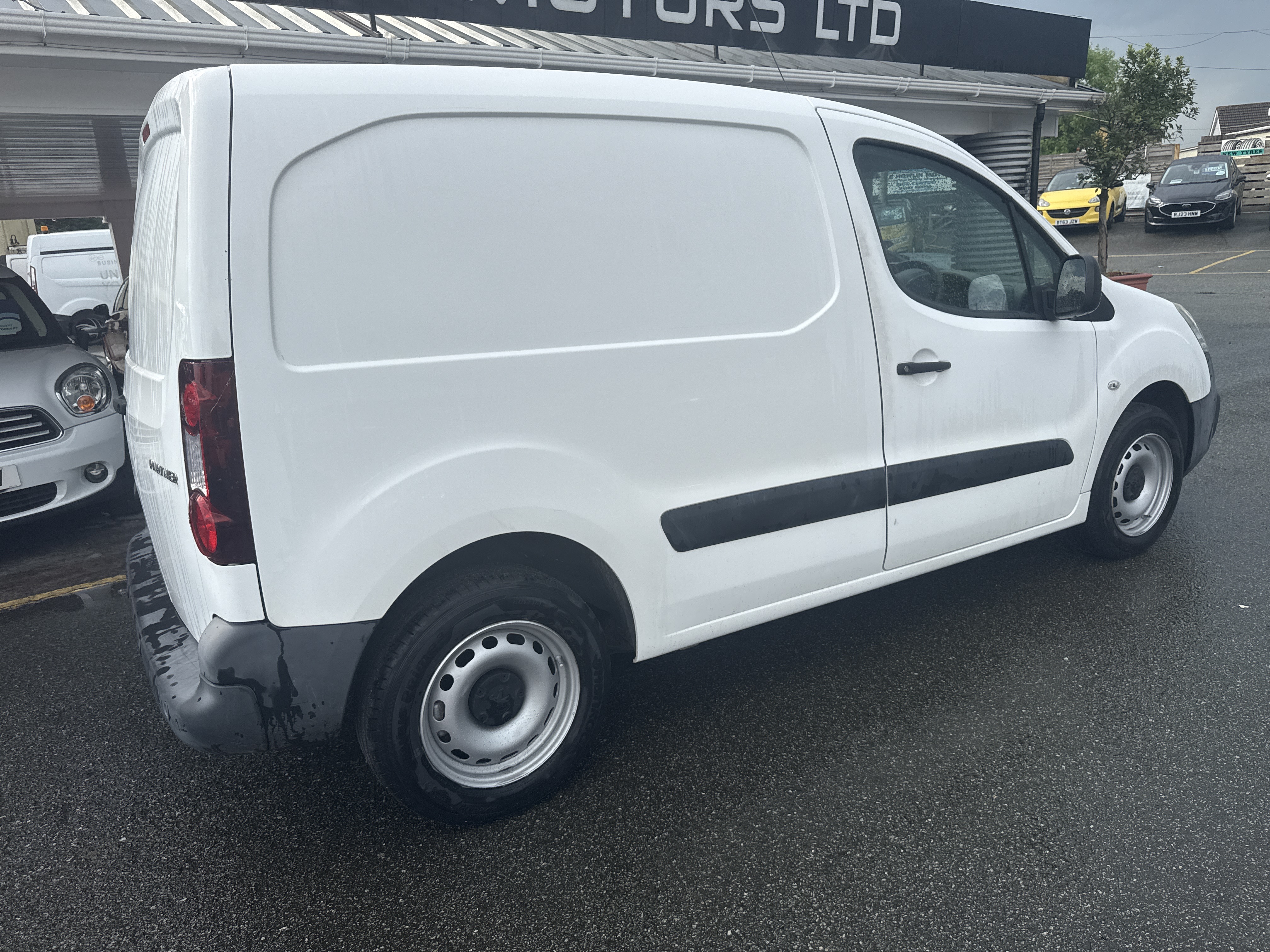 Peugeot PARTNER L1 BLUE HDI 100 850 S  for sale at Mike Howlin Motor Sales Pembrokeshire