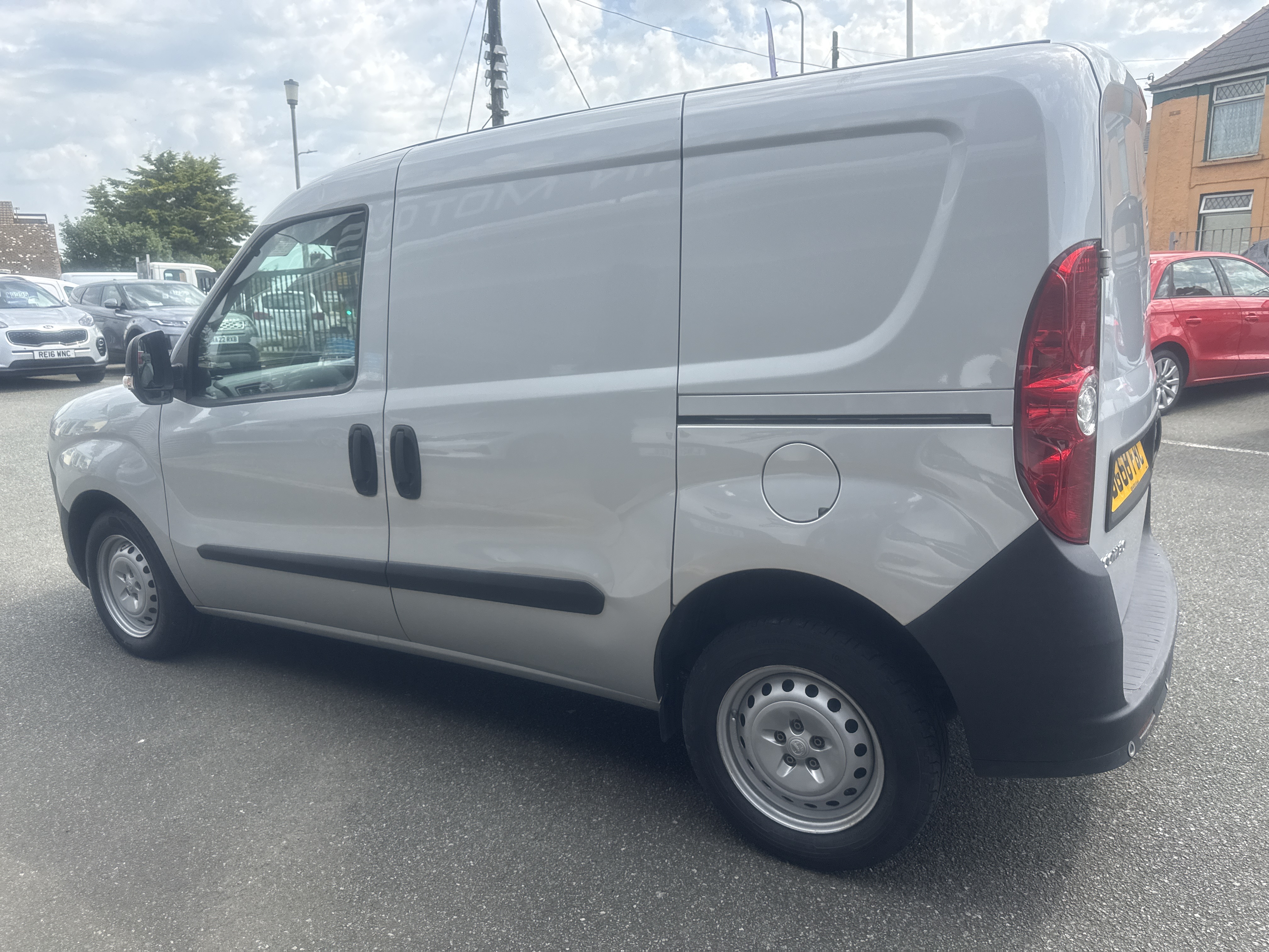 Vauxhall COMBO CDTI 105 2000 L1  for sale at Mike Howlin Motor Sales Pembrokeshire