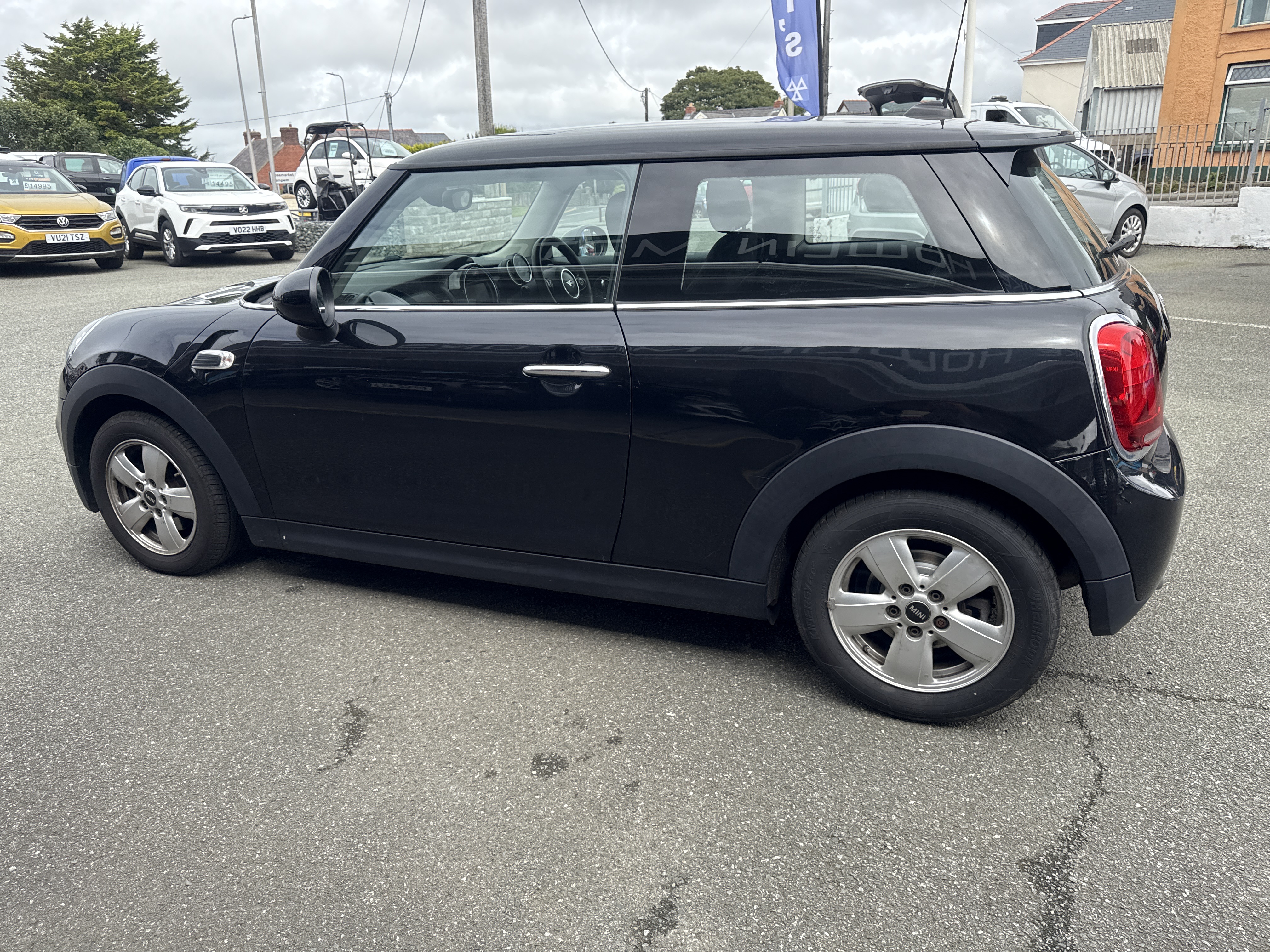 Mini COOPER D for sale at Mike Howlin Motor Sales Pembrokeshire