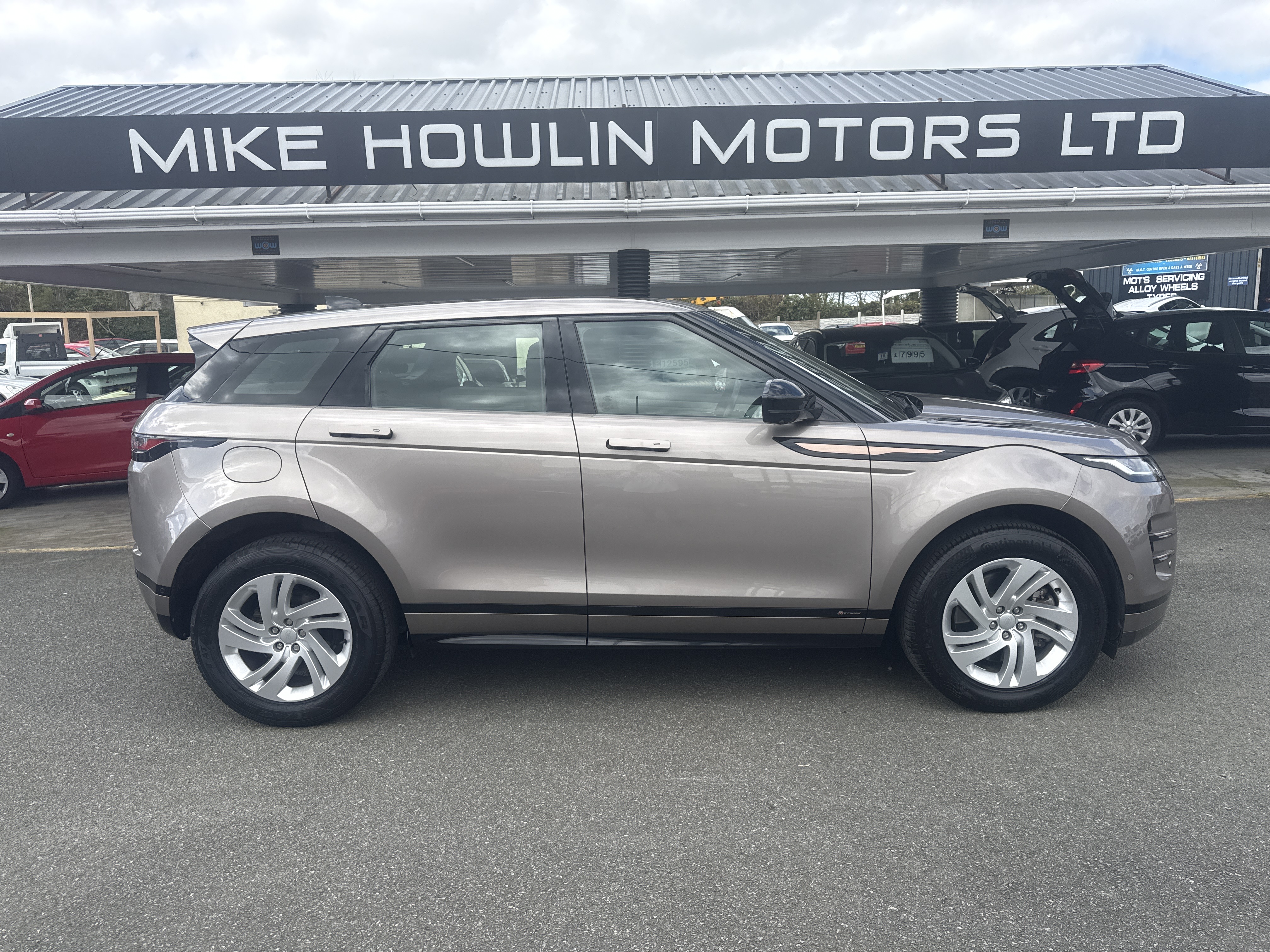 Land Rover RANGE ROVER EVOQUE R DYNAMIQUE DIESEL 2WD for sale at Mike Howlin Motor Sales Pembrokeshire