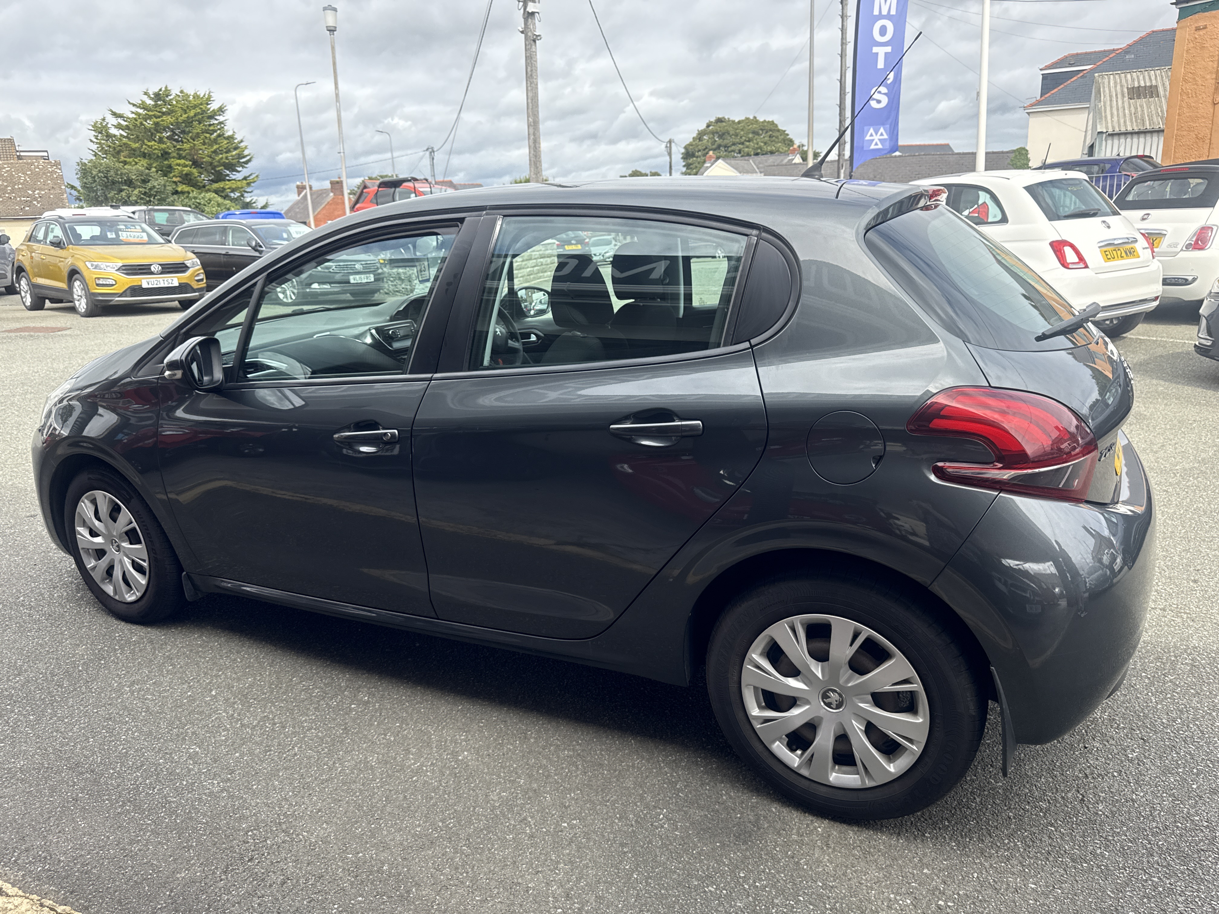Peugeot 208 ACTIVE HDI for sale at Mike Howlin Motor Sales Pembrokeshire