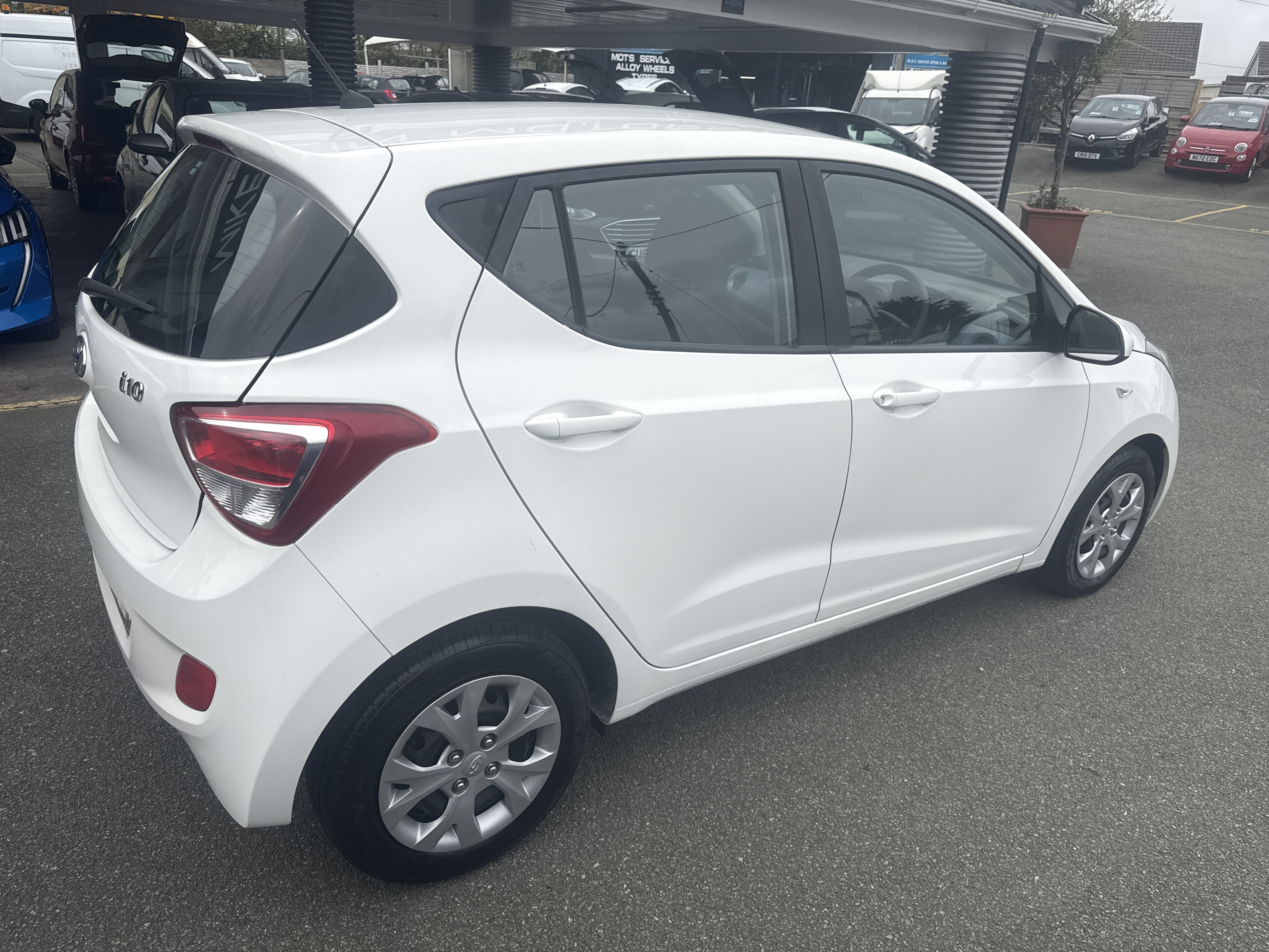 Hyundai I10 SE for sale at Mike Howlin Motor Sales Pembrokeshire