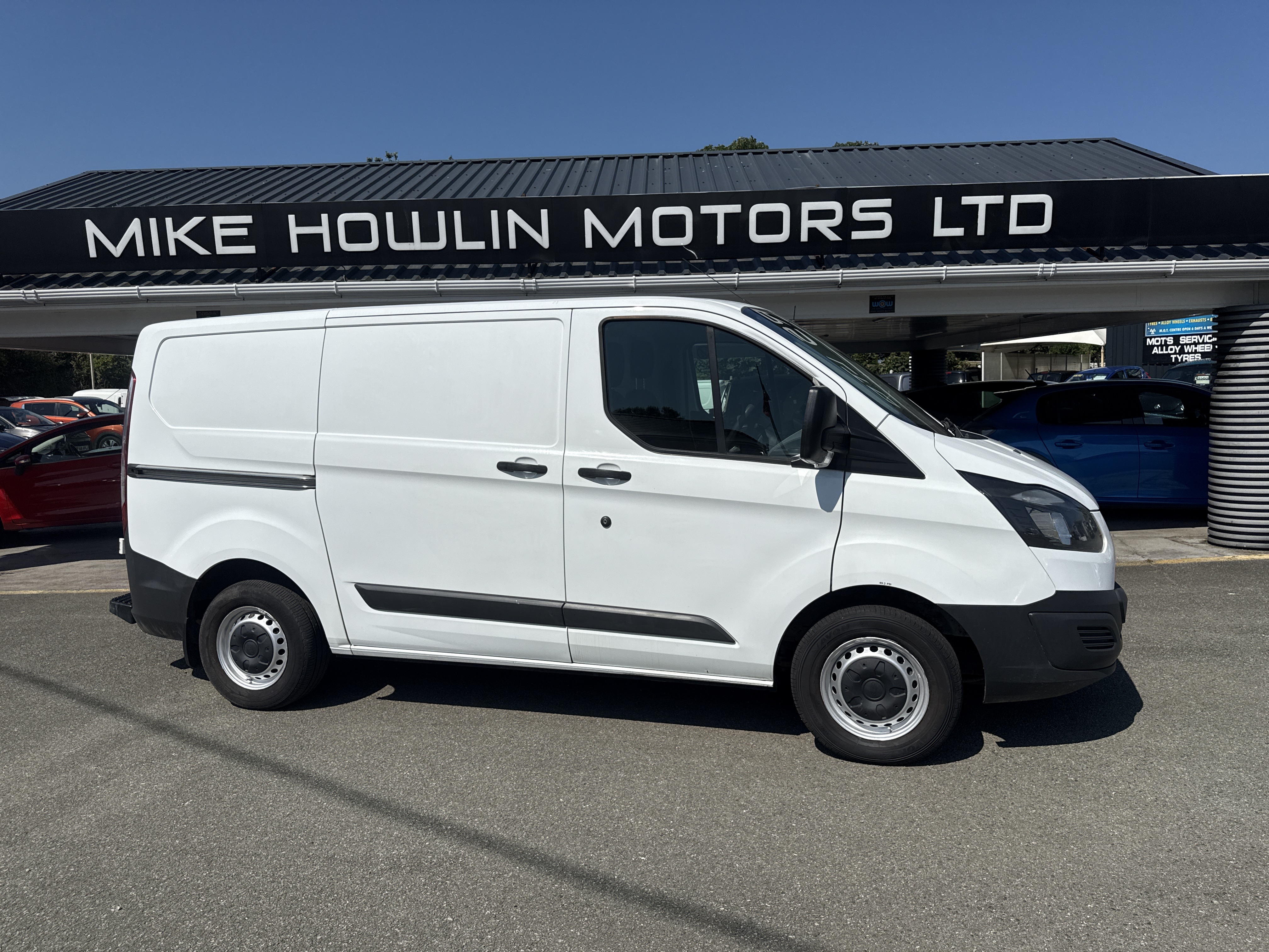 Ford TRANSIT CUSTOM  for sale at Mike Howlin Motor Sales Pembrokeshire