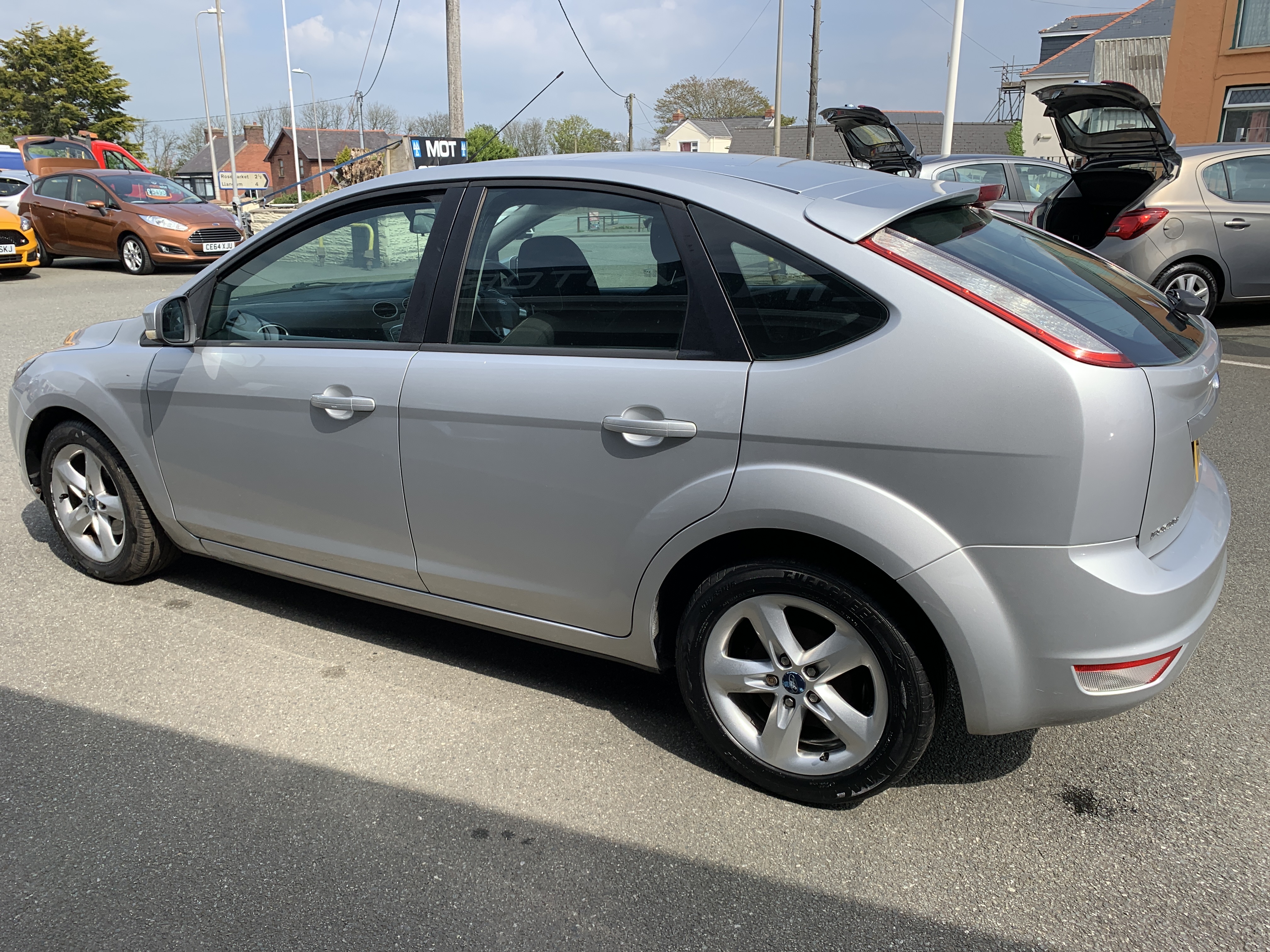 Ford FOCUS ZETEC 100 for sale at Mike Howlin Motor Sales Pembrokeshire