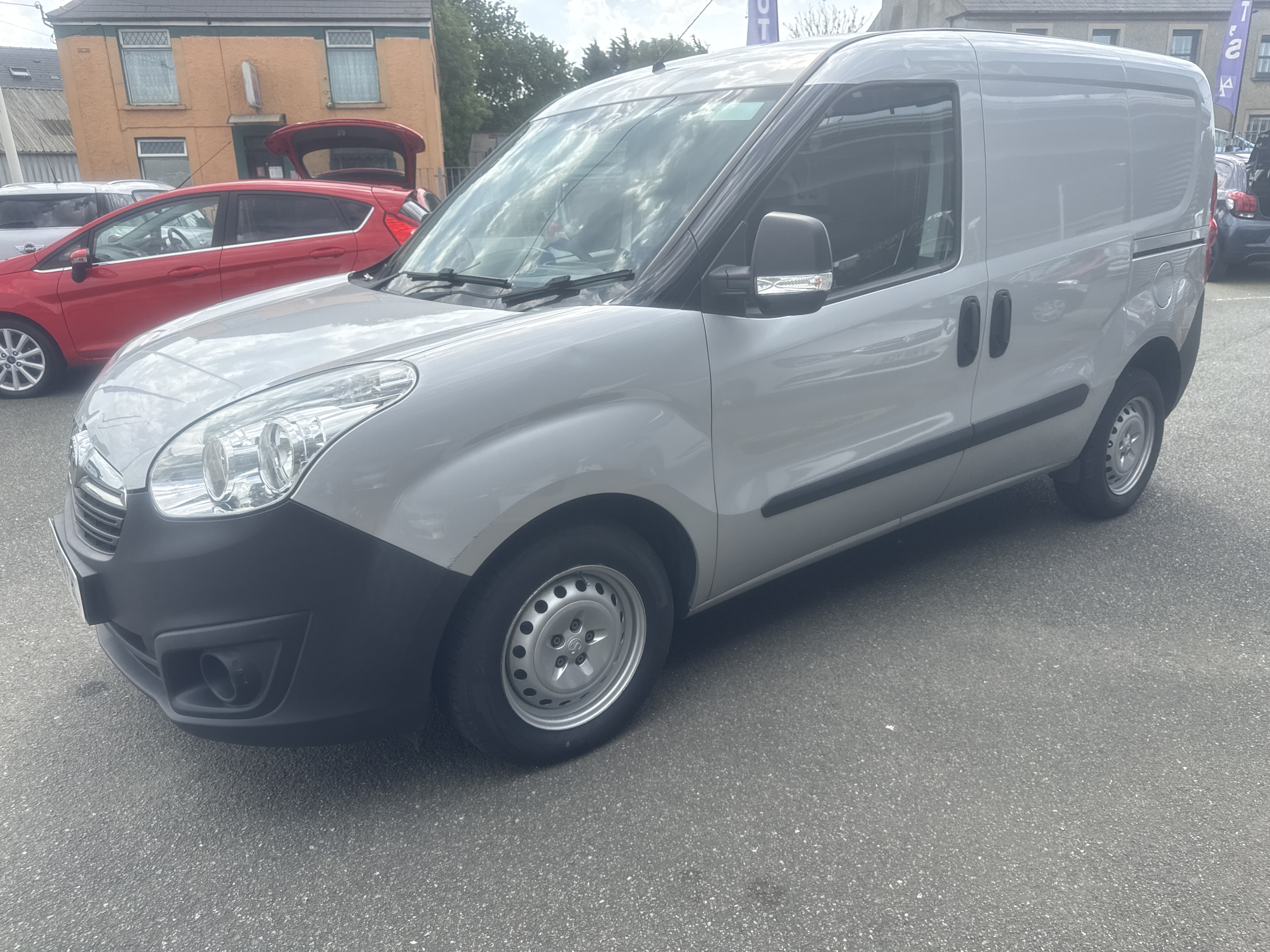 Vauxhall COMBO CDTI 105 2000 L1  for sale at Mike Howlin Motor Sales Pembrokeshire