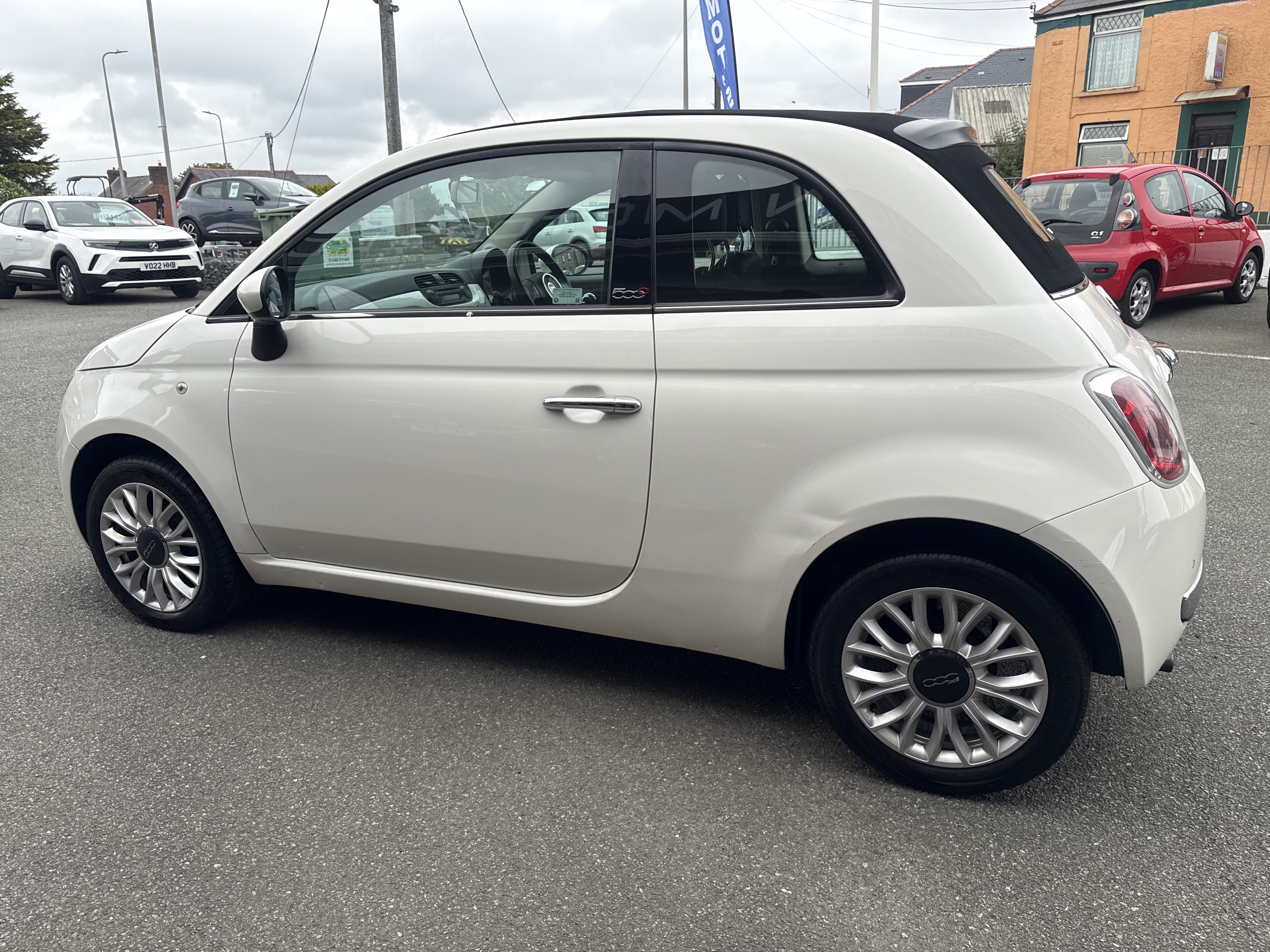 Fiat 500 LOUNGE  for sale at Mike Howlin Motor Sales Pembrokeshire