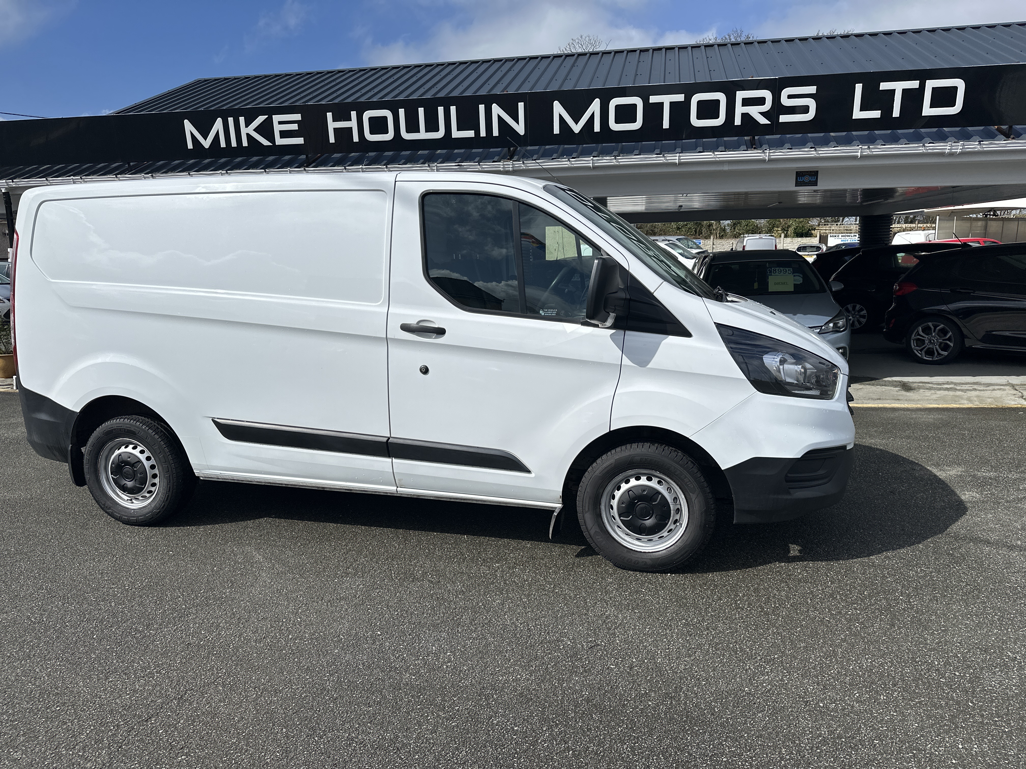 Ford TRANSIT CUSTOM  for sale at Mike Howlin Motor Sales Pembrokeshire