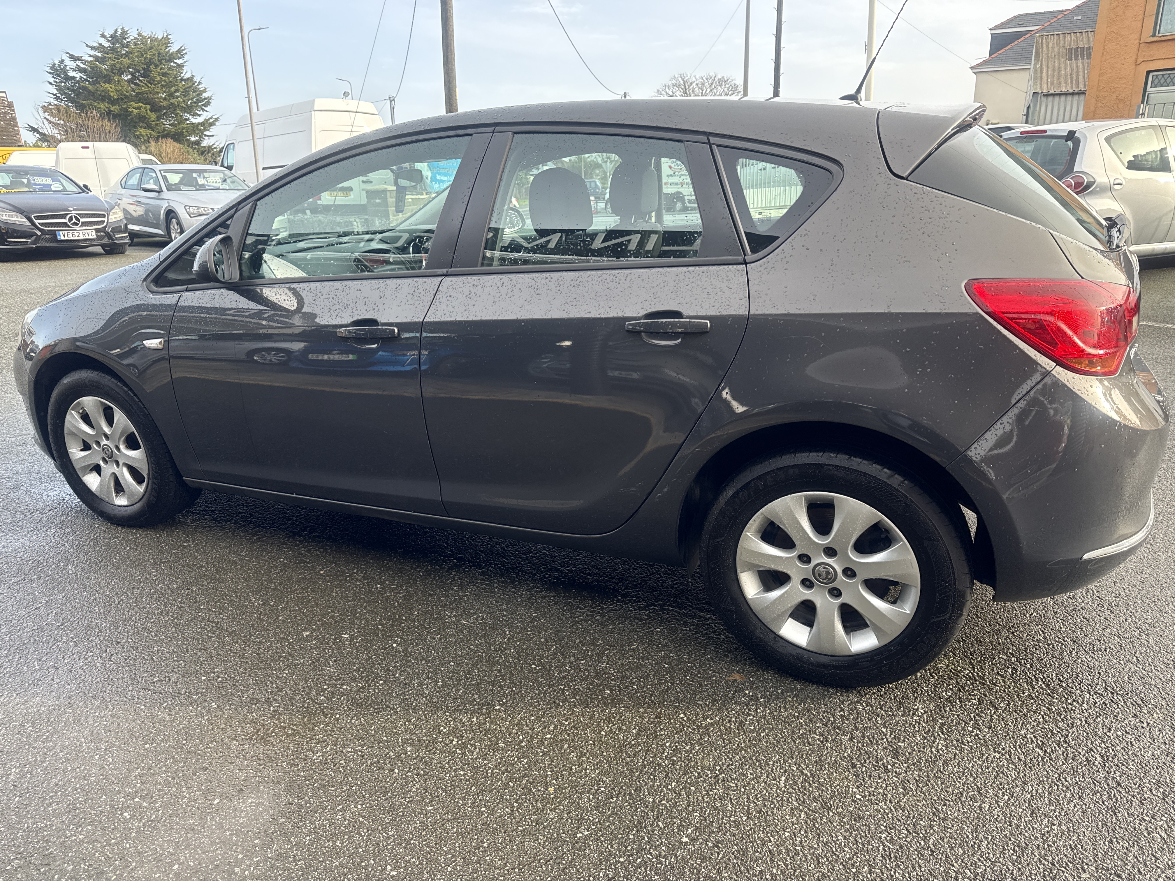 Vauxhall ASTRA CDTI ECOFLEX  for sale at Mike Howlin Motor Sales Pembrokeshire