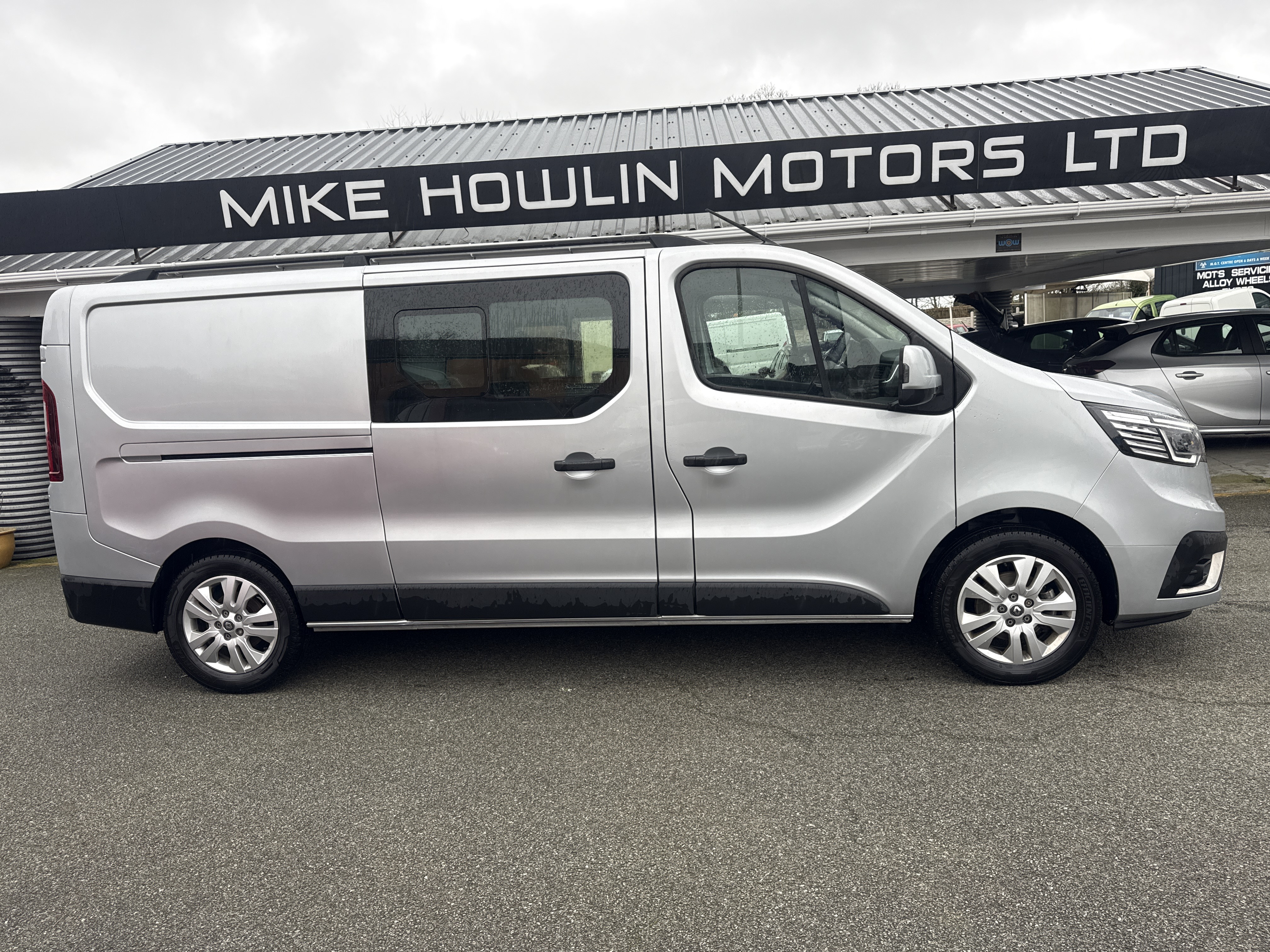 Renault TRAFFIC LL30 SPORT BLUE DCI for sale at Mike Howlin Motor Sales Pembrokeshire