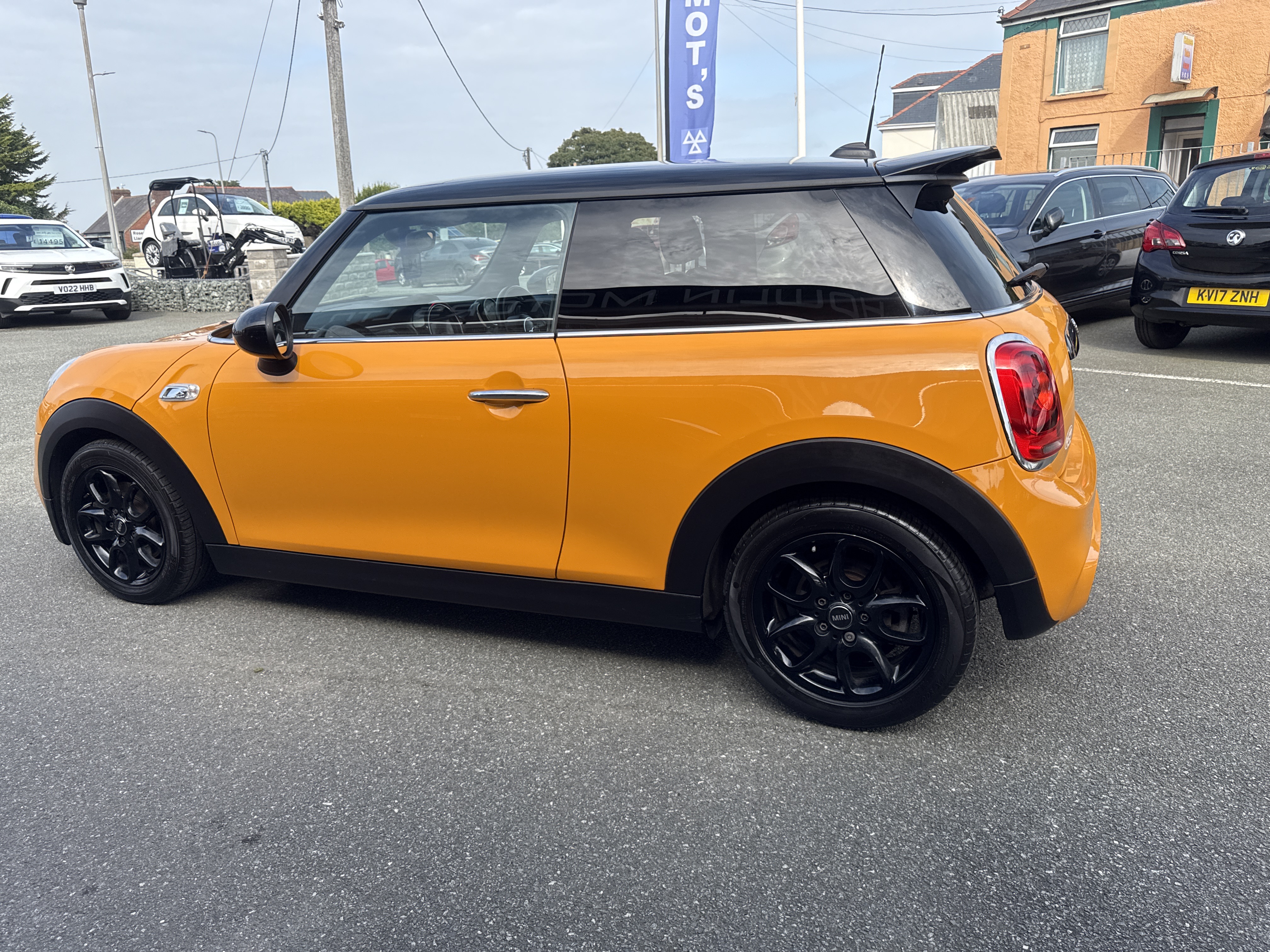 Mini COOPER S  for sale at Mike Howlin Motor Sales Pembrokeshire