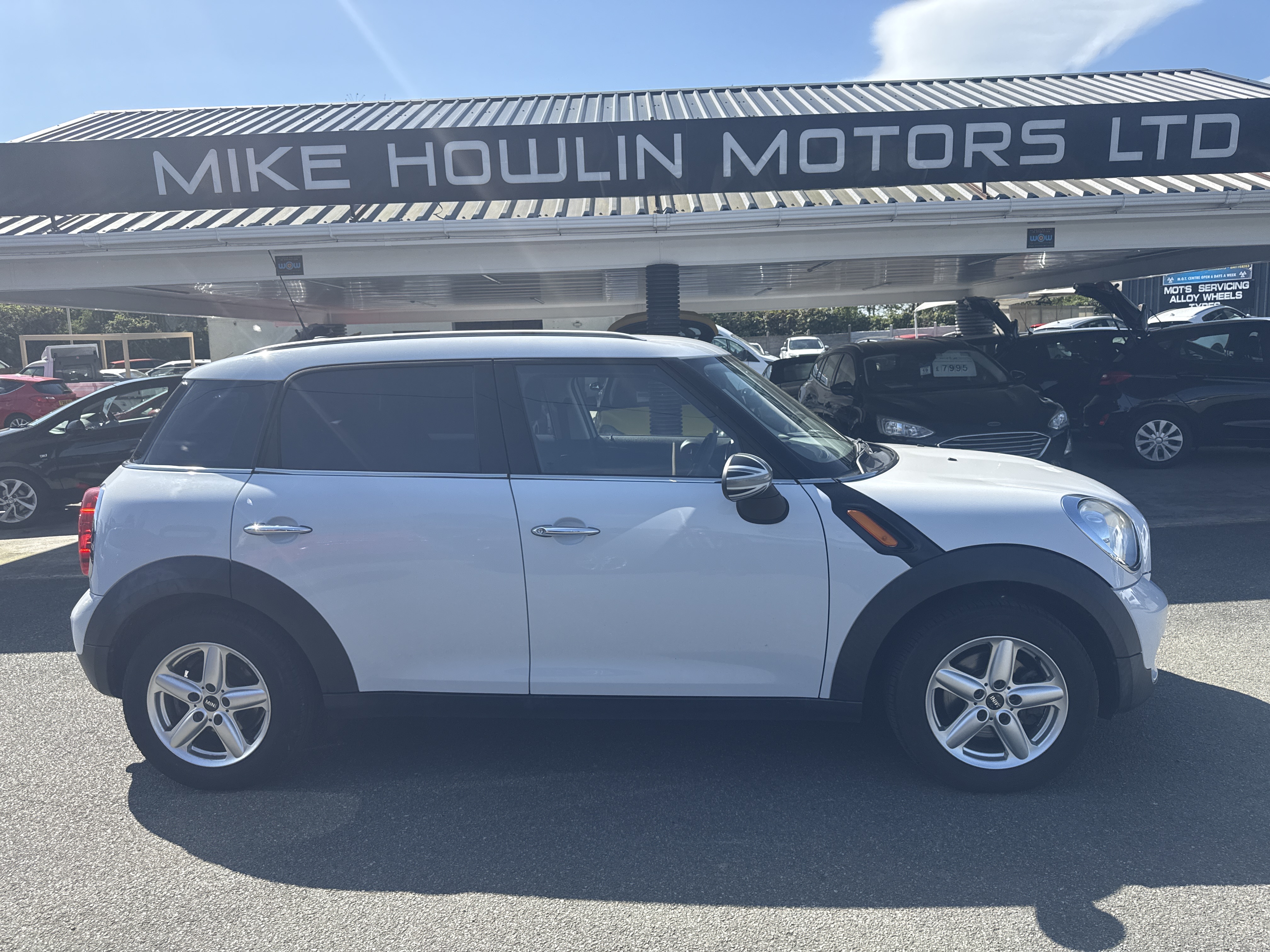Mini COOPER COUNTRYMAN for sale at Mike Howlin Motor Sales Pembrokeshire