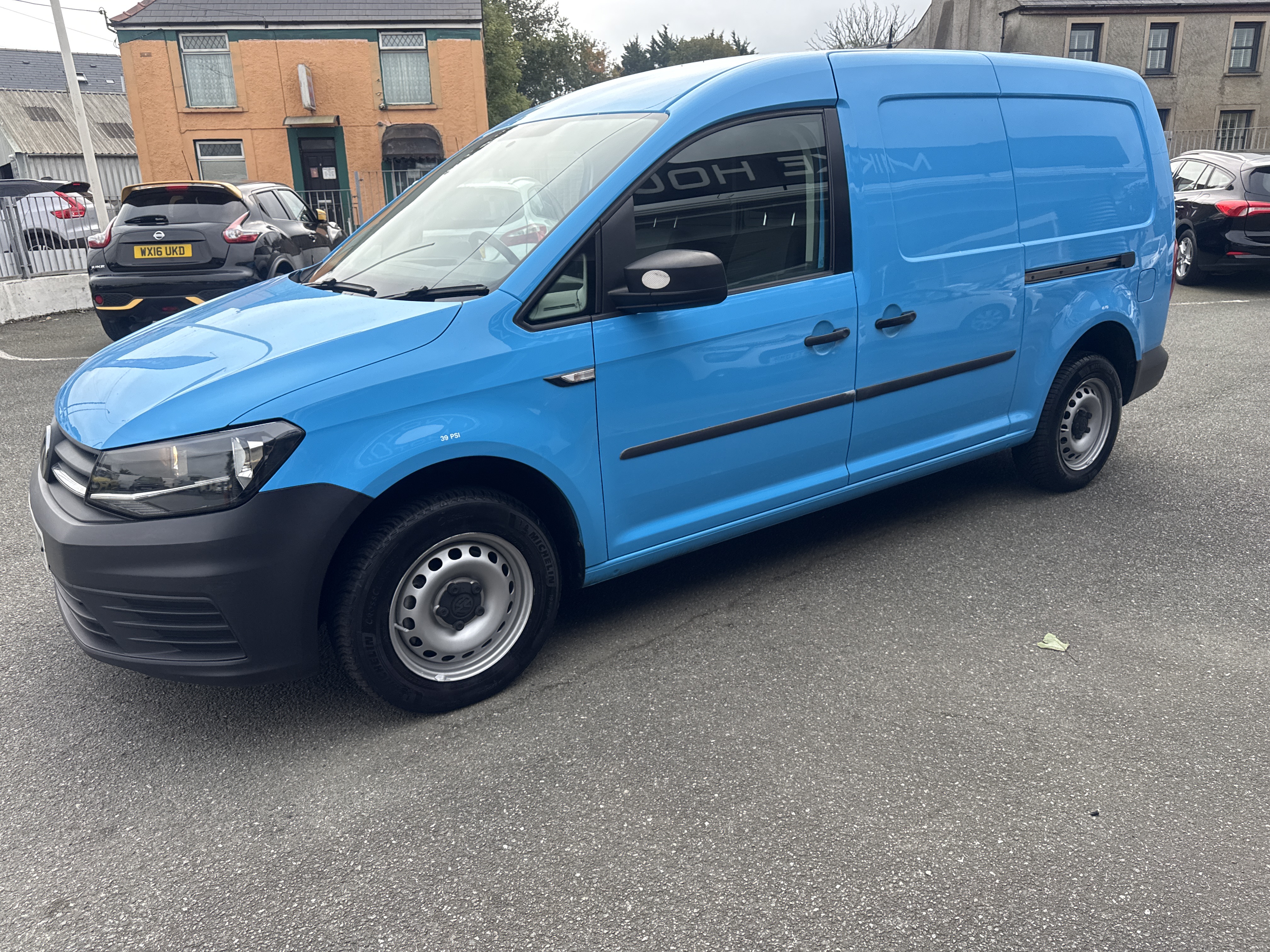 Volkswagen CADDY MAXI C20 STARTLINE TDI for sale at Mike Howlin Motor Sales Pembrokeshire