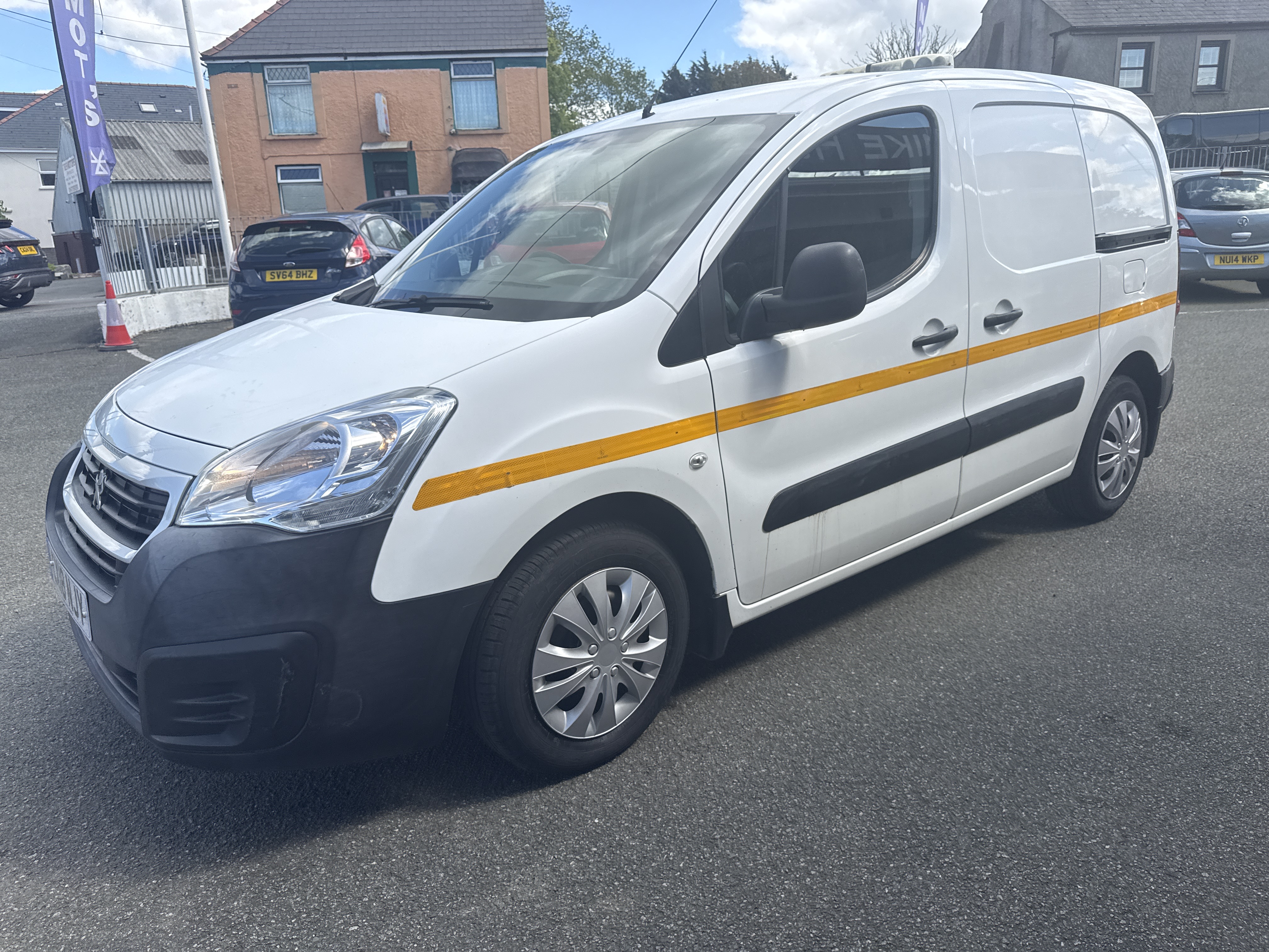 Peugeot PARTNER S L1 BLUE HDI for sale at Mike Howlin Motor Sales Pembrokeshire