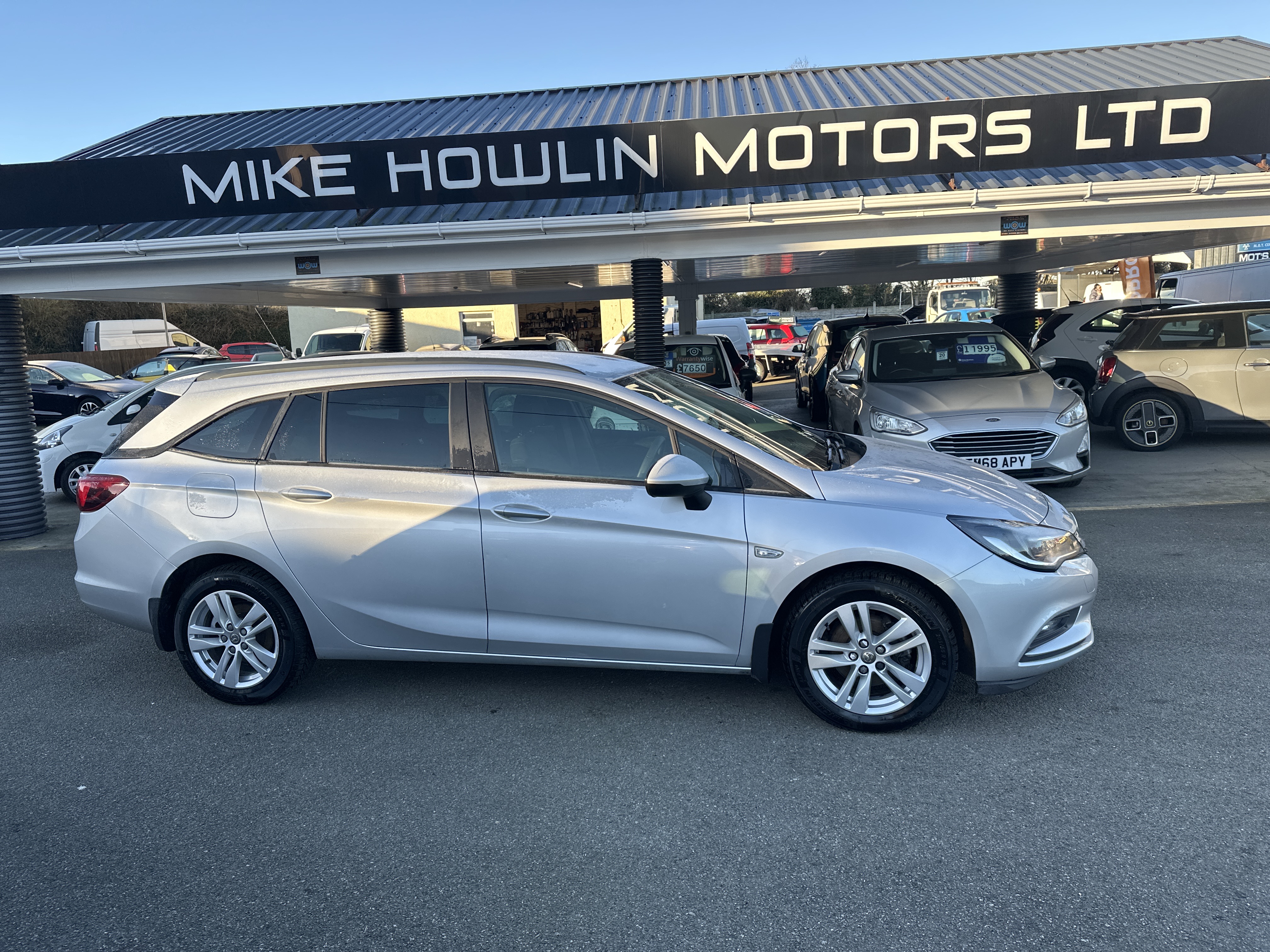 Vauxhall ASTRA DESIGN CDTI for sale at Mike Howlin Motor Sales Pembrokeshire