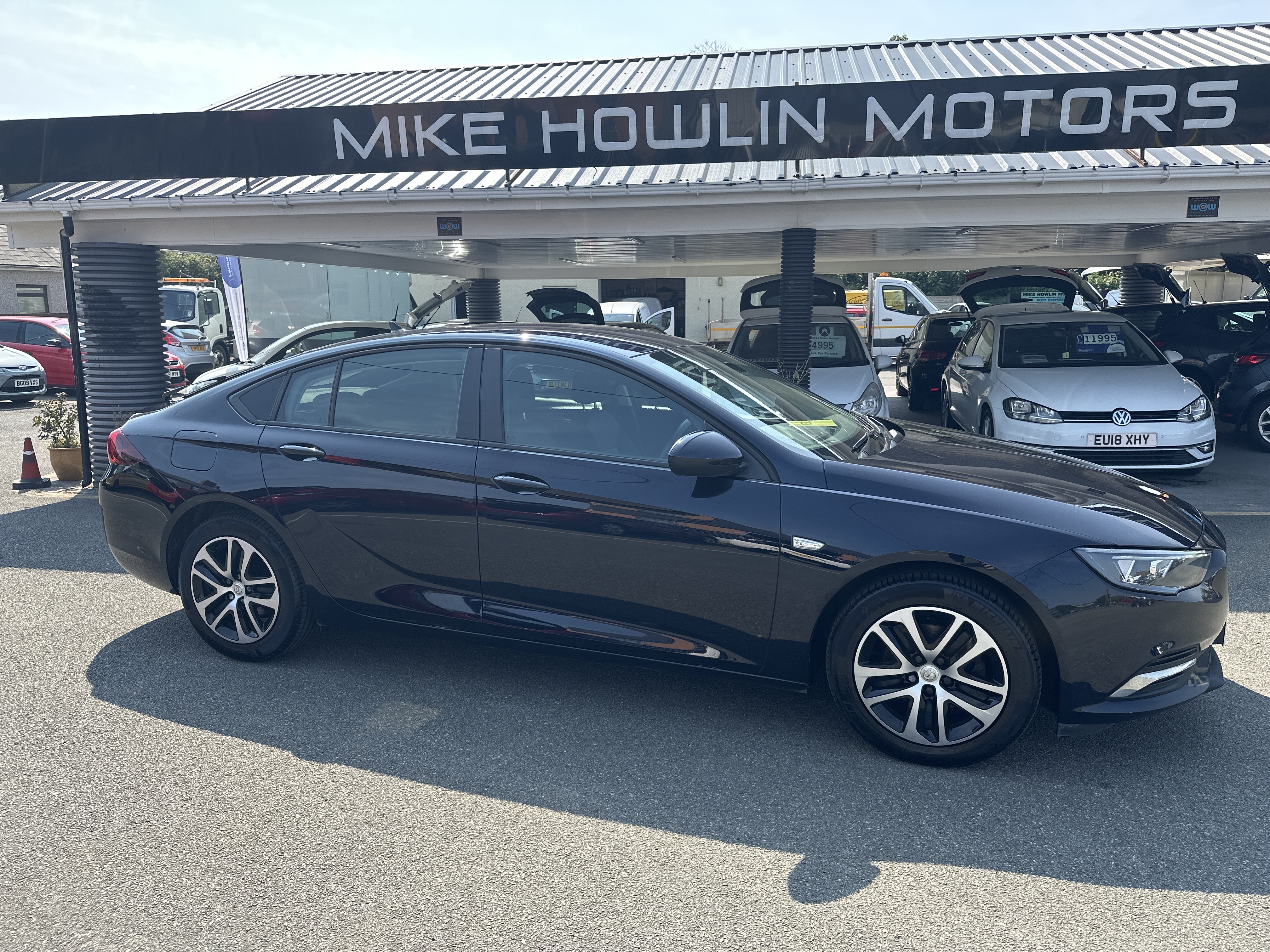 Vauxhall INSIGNIA DESIGN TD for sale at Mike Howlin Motor Sales Pembrokeshire