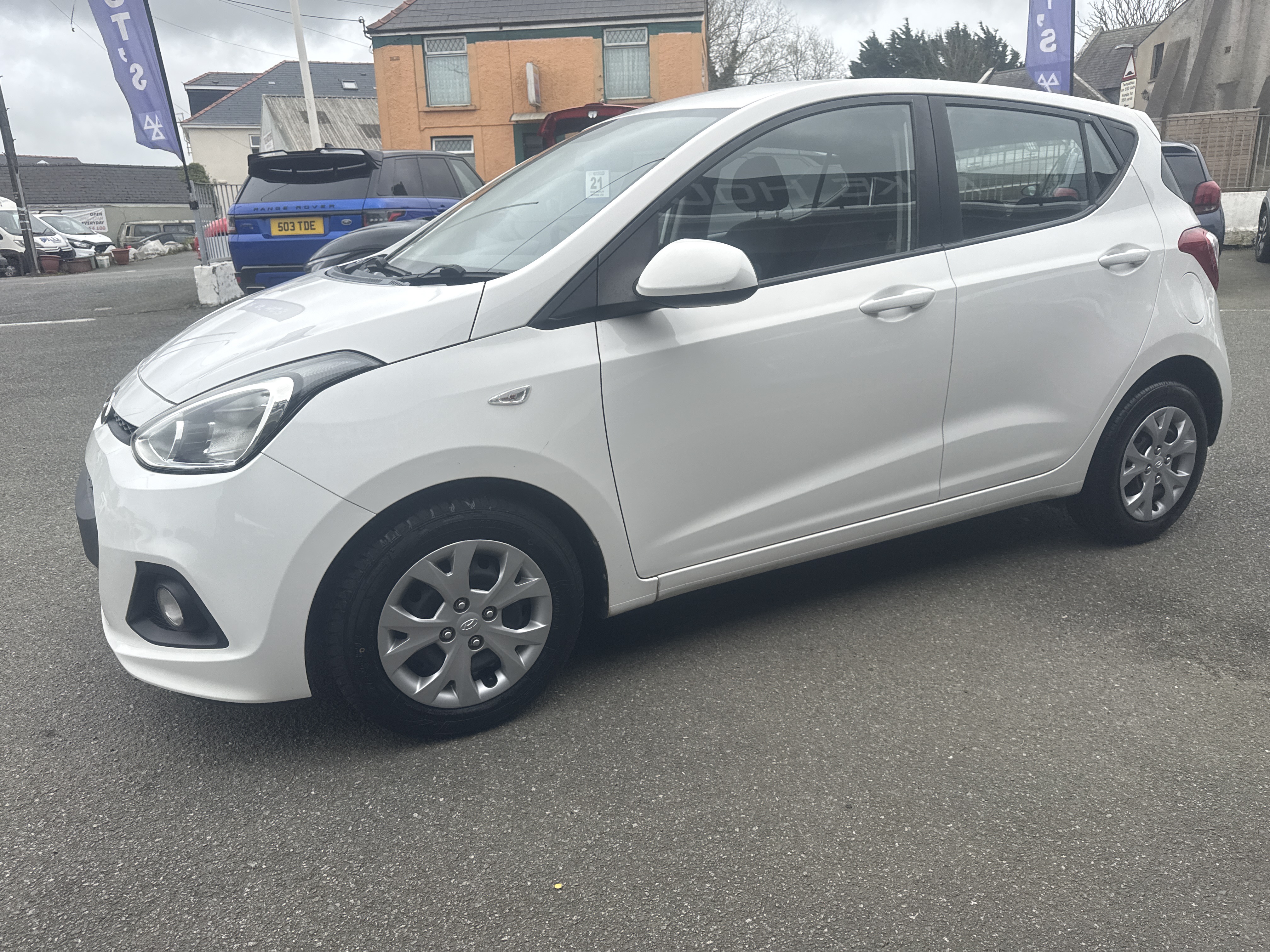 Hyundai I10 SE for sale at Mike Howlin Motor Sales Pembrokeshire