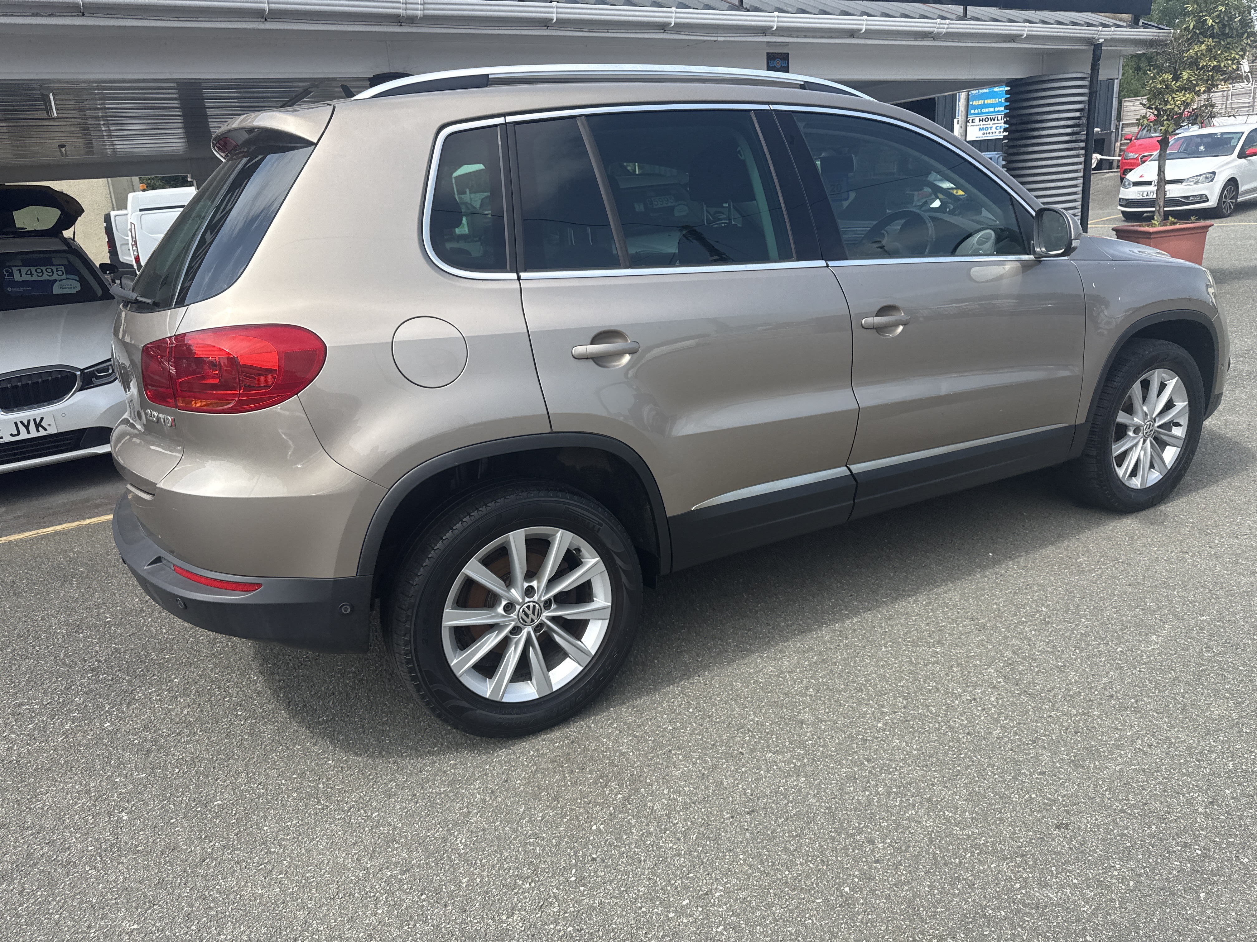 Volkswagen TIGUAN SE TDI 4MOTION for sale at Mike Howlin Motor Sales Pembrokeshire