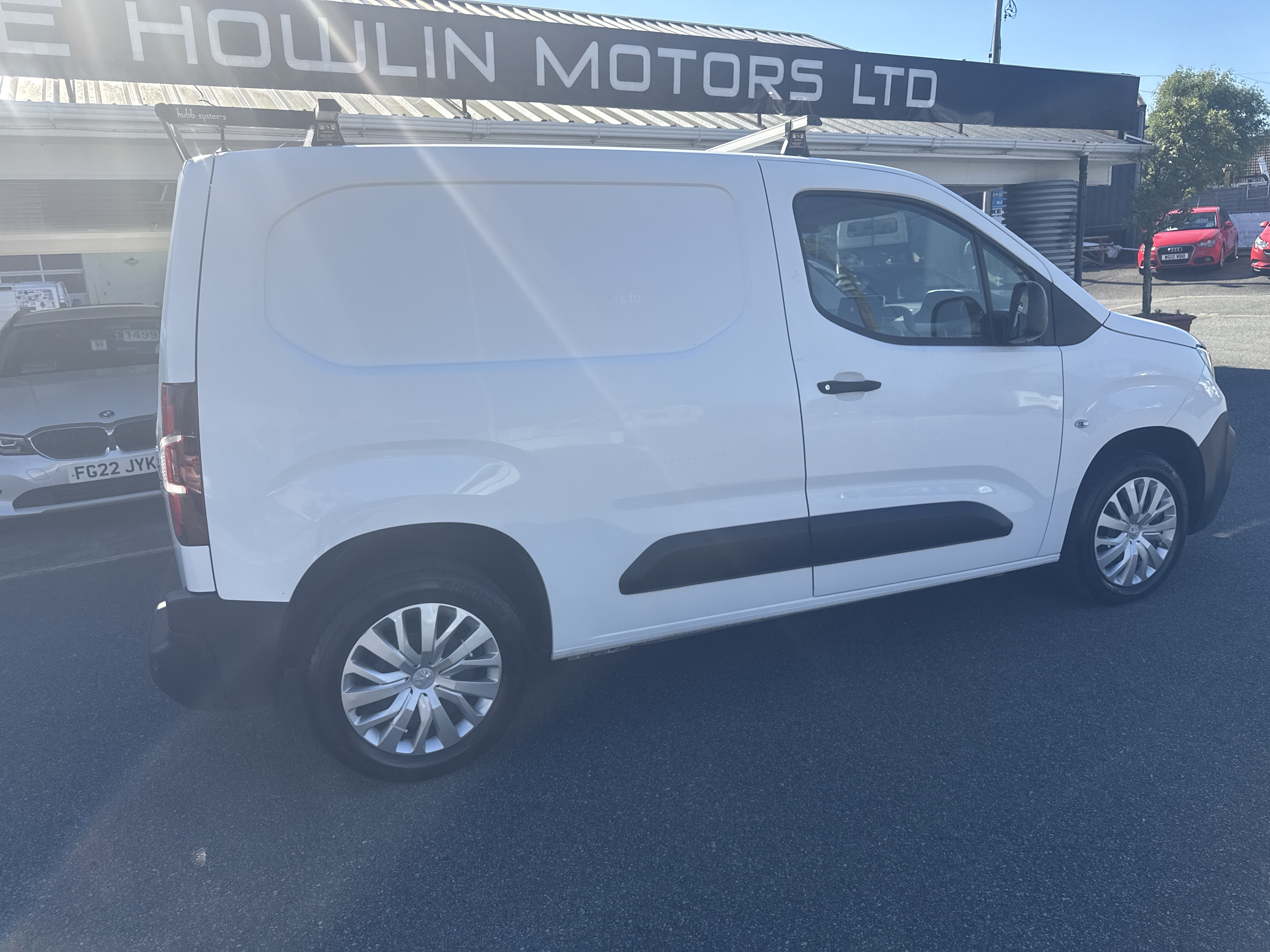 Peugeot PARTNER PROFESSIONAL BLUE HDI for sale at Mike Howlin Motor Sales Pembrokeshire