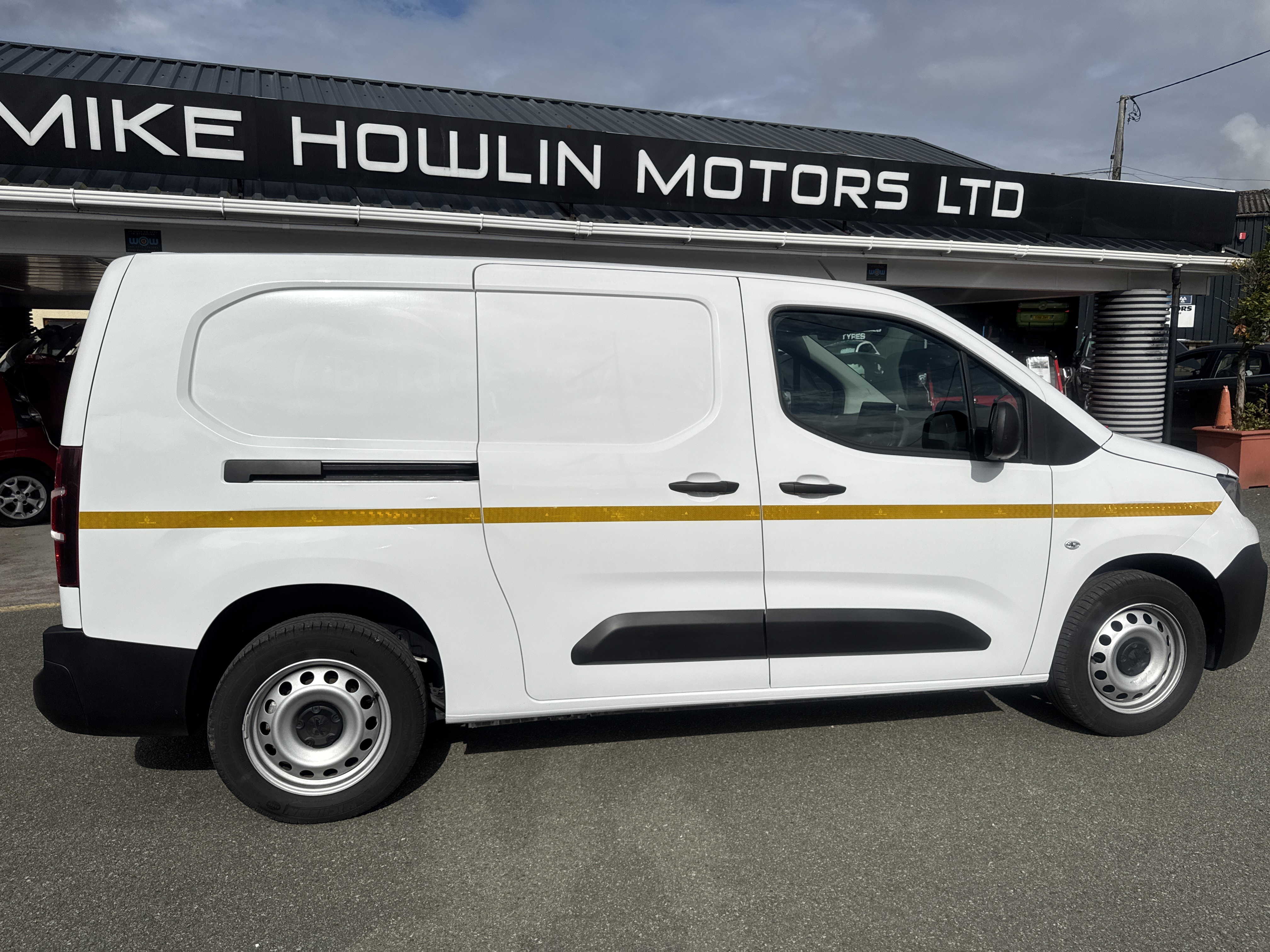 Peugeot PARTNER BLUE HDI PROFESSIONAL  for sale at Mike Howlin Motor Sales Pembrokeshire