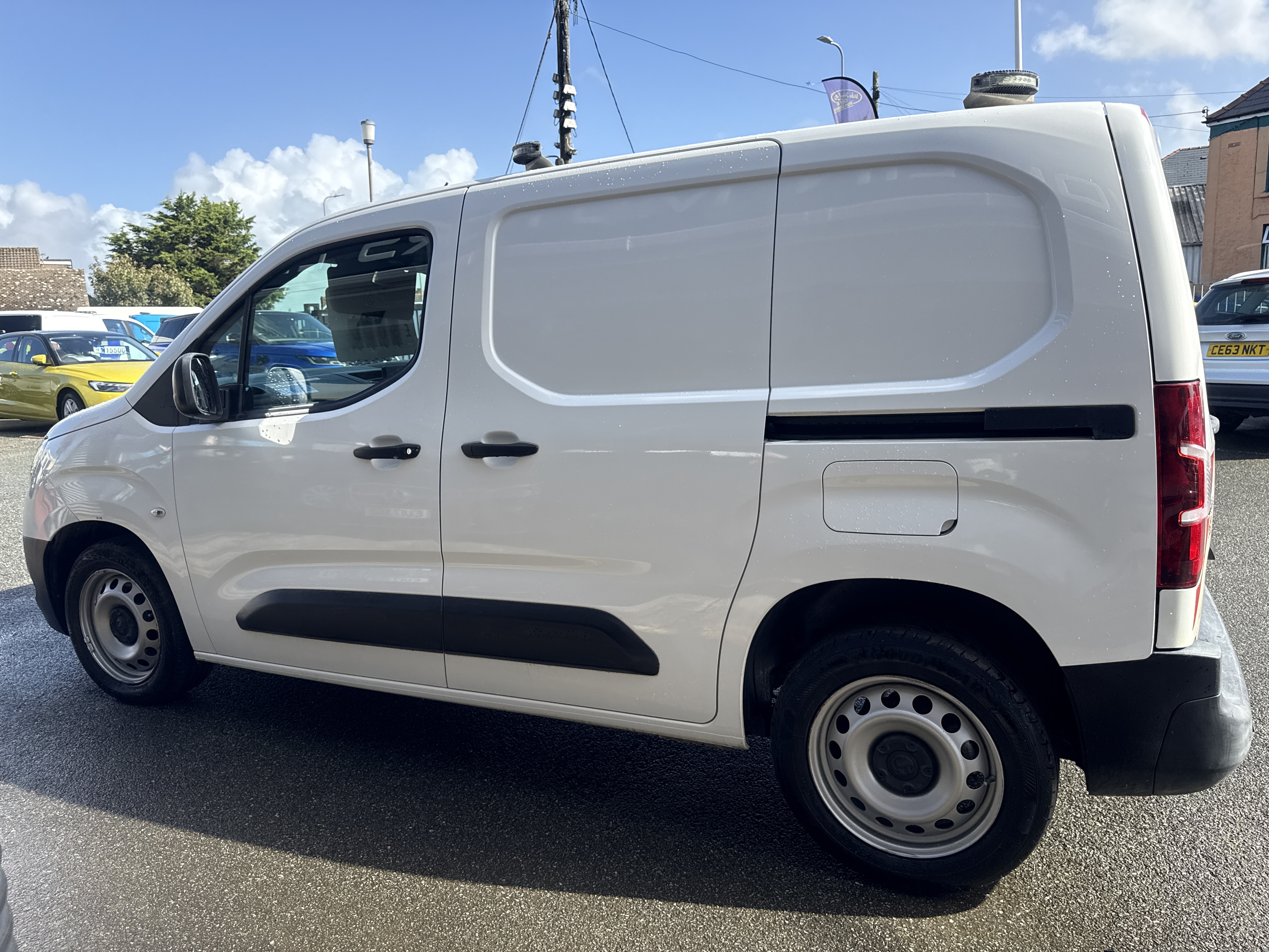 Vauxhall COMBO 2300 EDITION TDI for sale at Mike Howlin Motor Sales Pembrokeshire