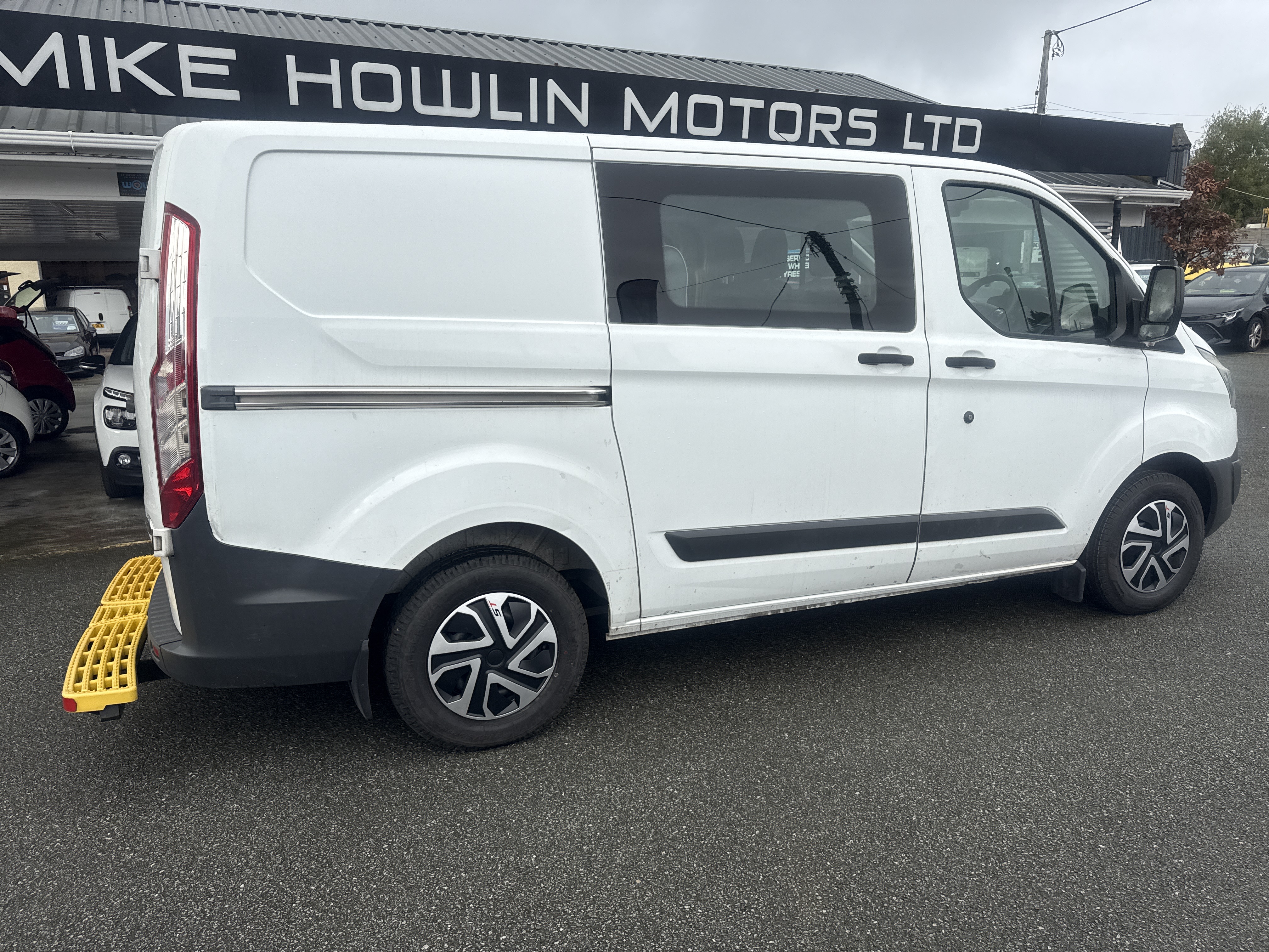 Ford TRANSIT CUSTOM 310 TDCI CREW CAB  for sale at Mike Howlin Motor Sales Pembrokeshire