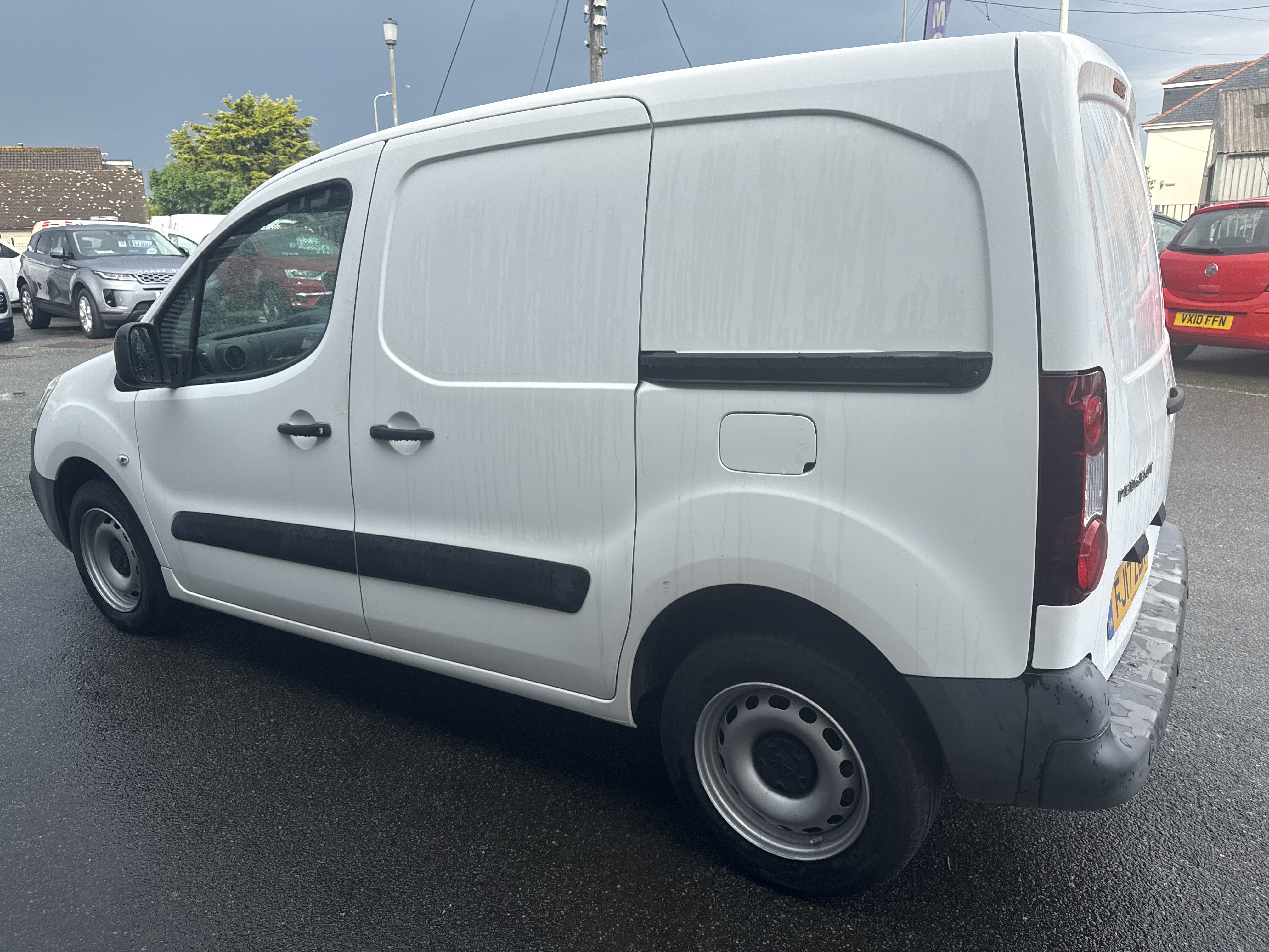 Peugeot PARTNER L1 BLUE HDI 100 850 S  for sale at Mike Howlin Motor Sales Pembrokeshire